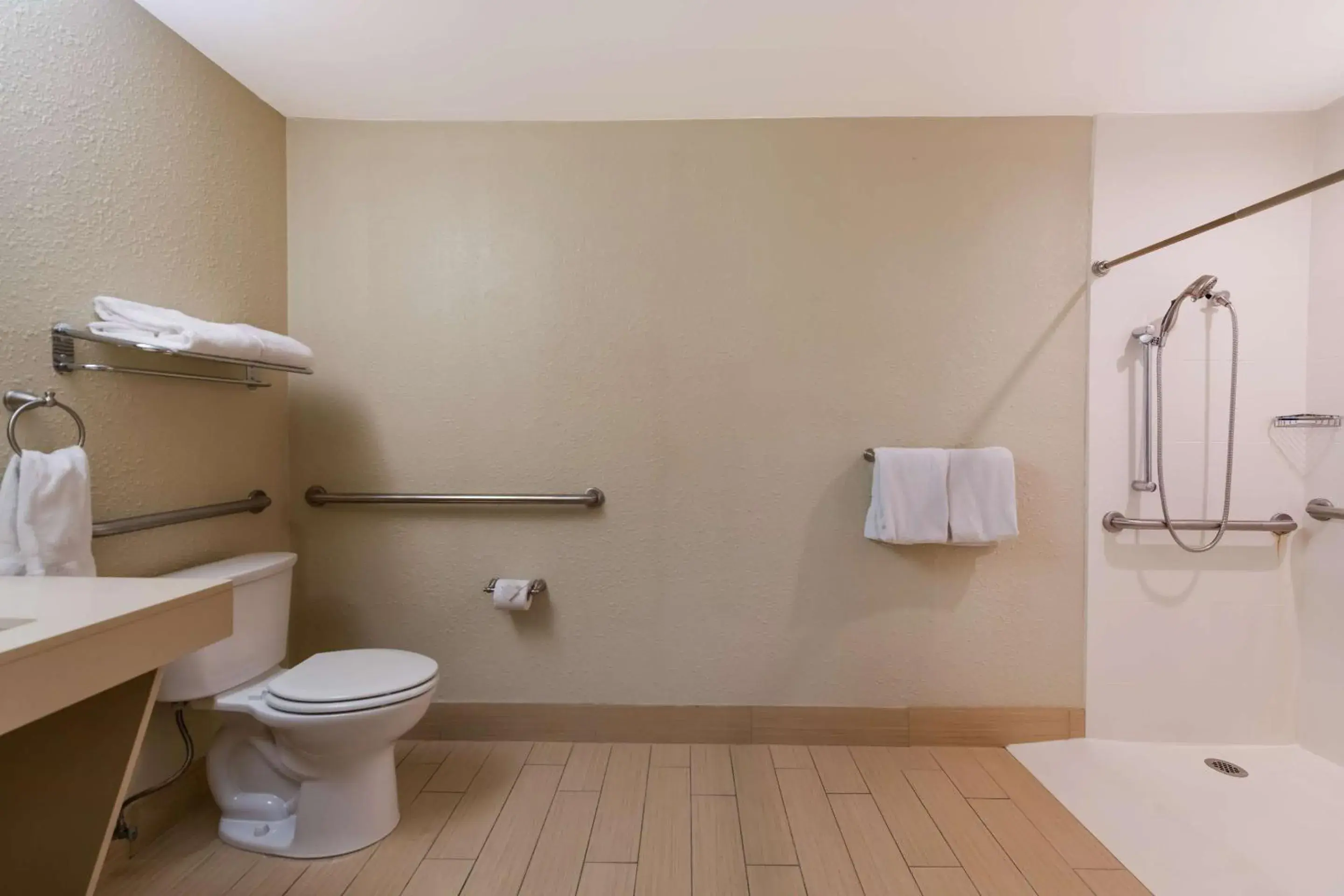 Bedroom in Comfort Inn South Oceanfront Bedroom in Comfort Inn South Oceanfront