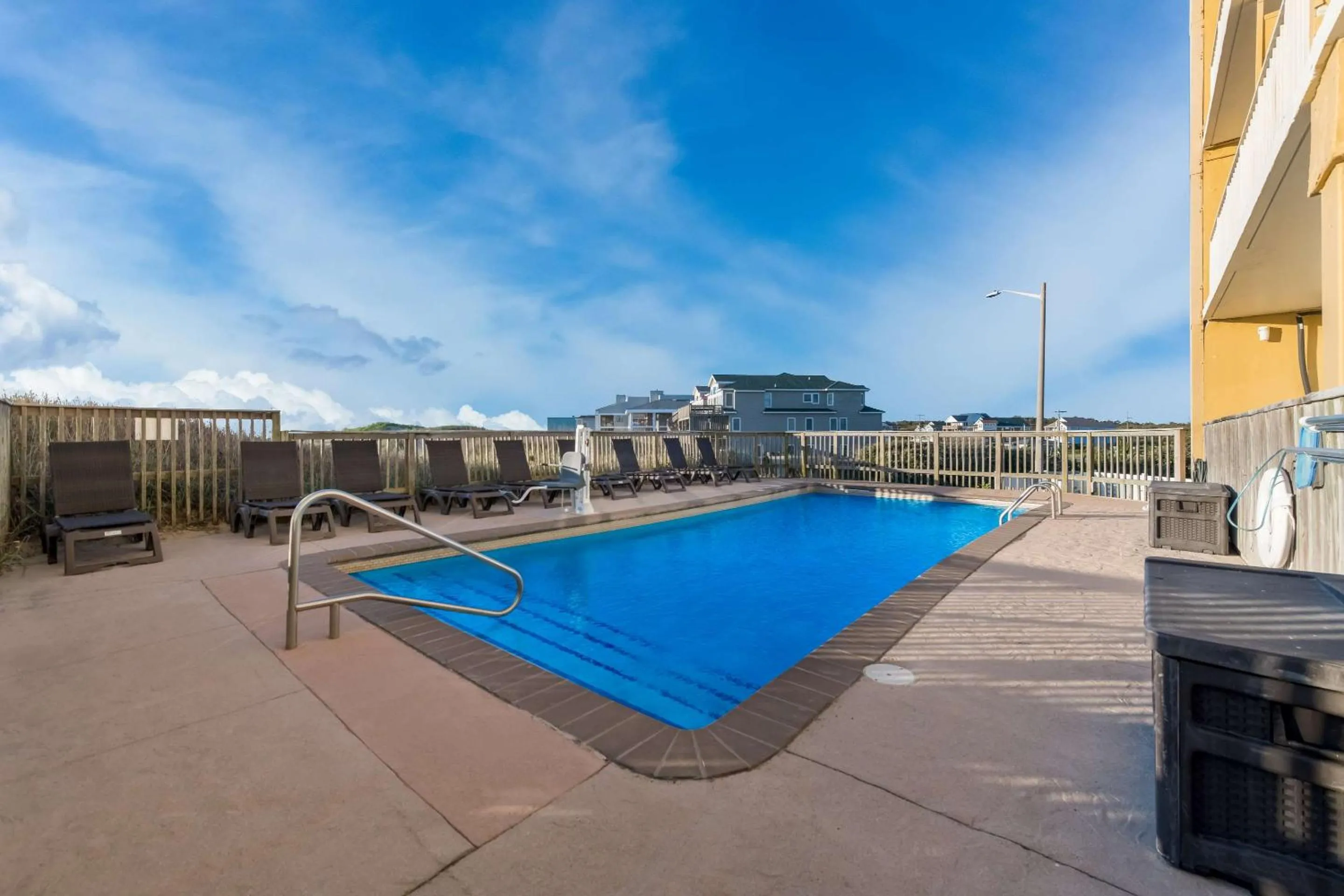 Swimming pool in Comfort Inn South Oceanfront