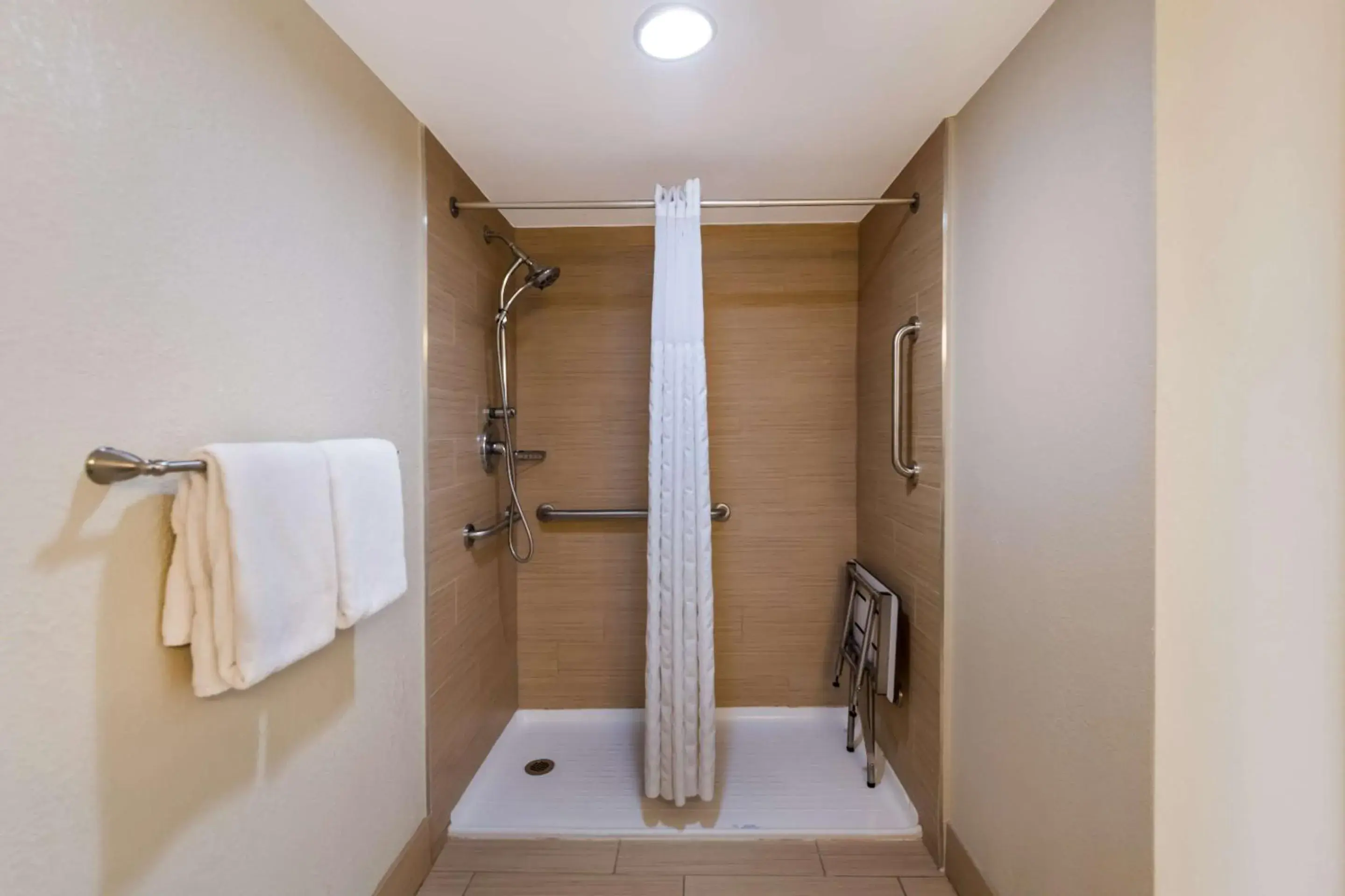 Bedroom in Comfort Inn South Oceanfront Bedroom in Comfort Inn South Oceanfront