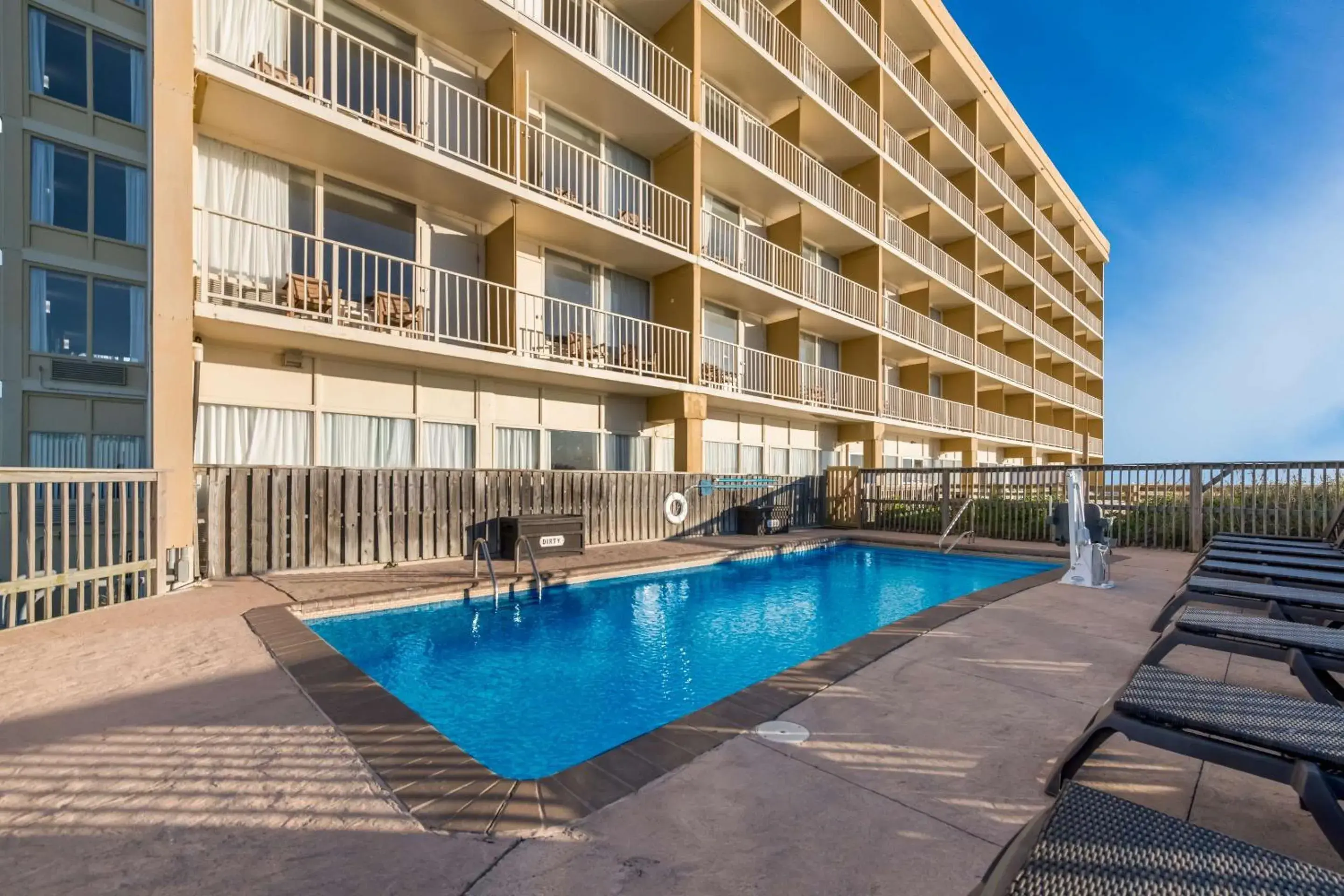 Swimming pool in Comfort Inn South Oceanfront Swimming pool in Comfort Inn South Oceanfront
