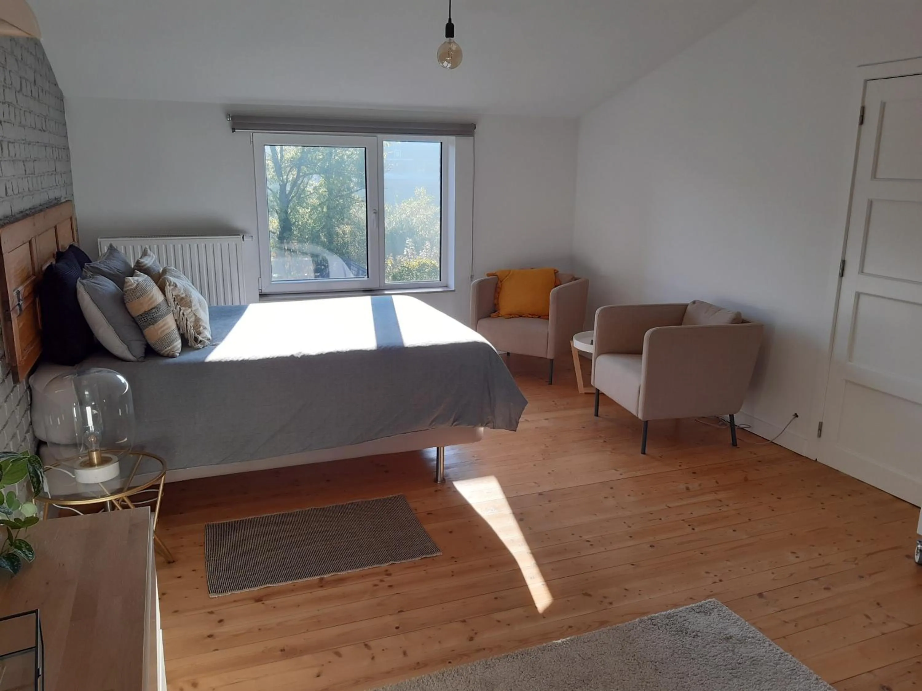 Bed in Office des bons enfants