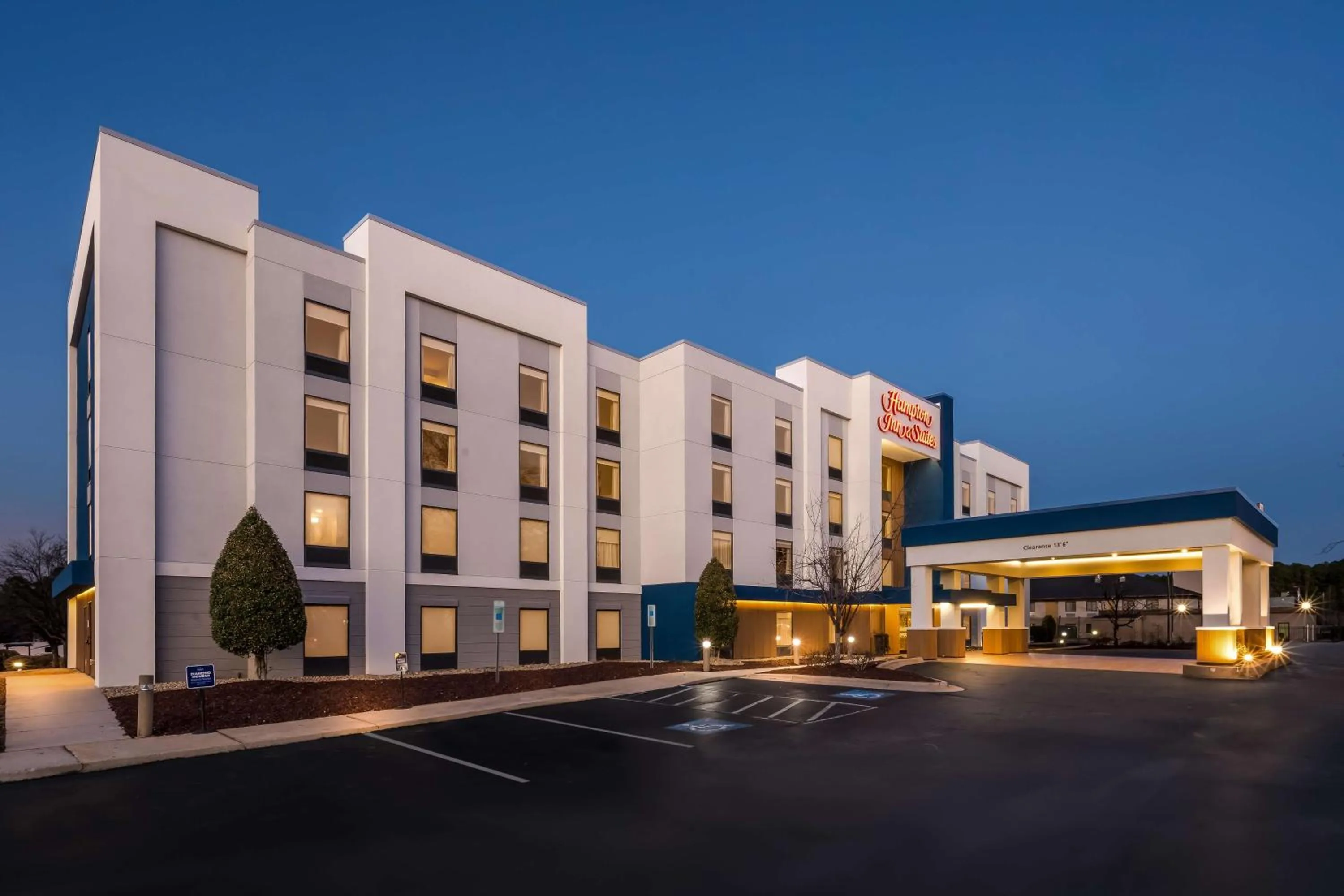 Property building in Hampton Inn & Suites Wilson I-95