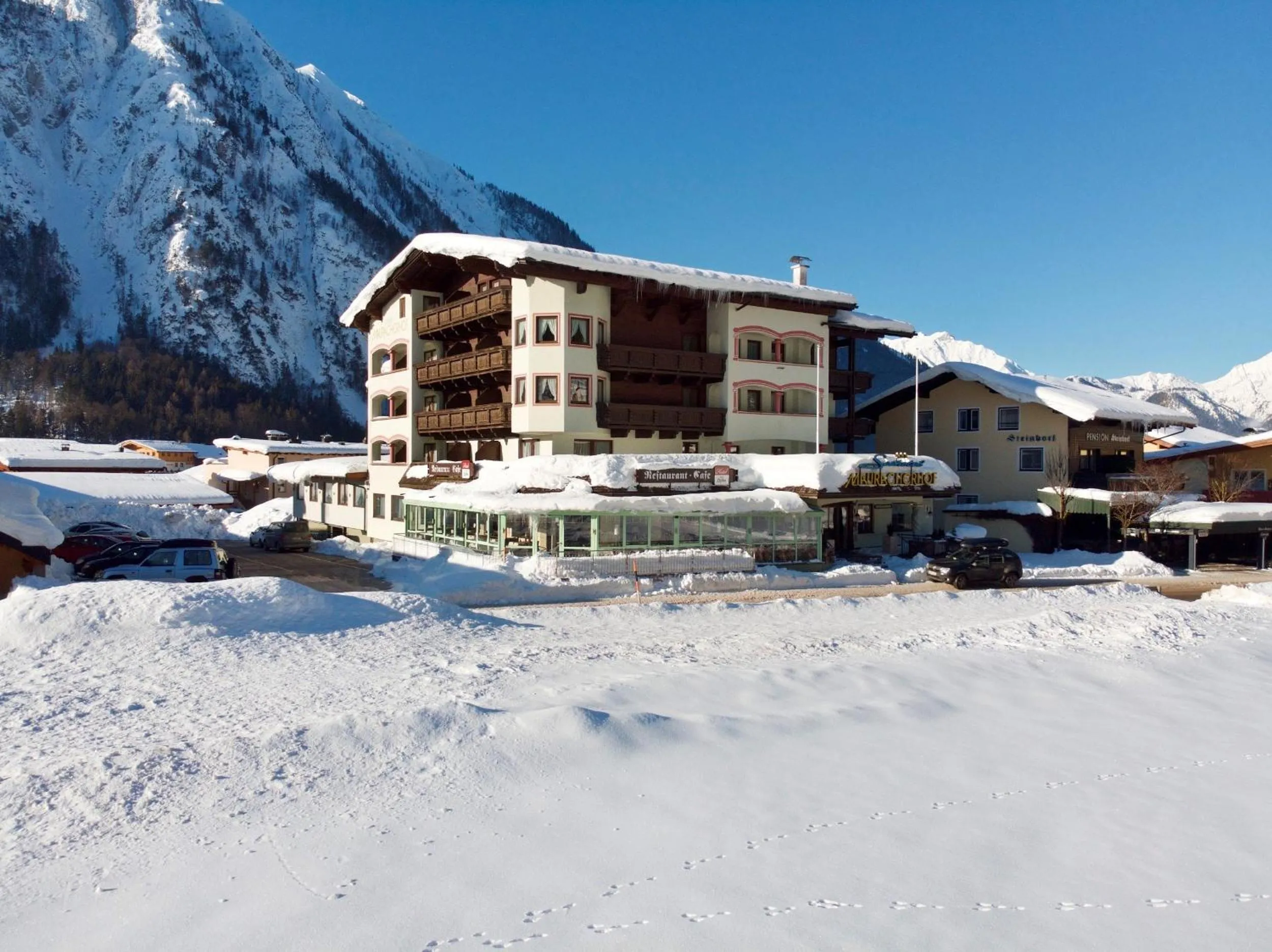 Property building in Mauracherhof