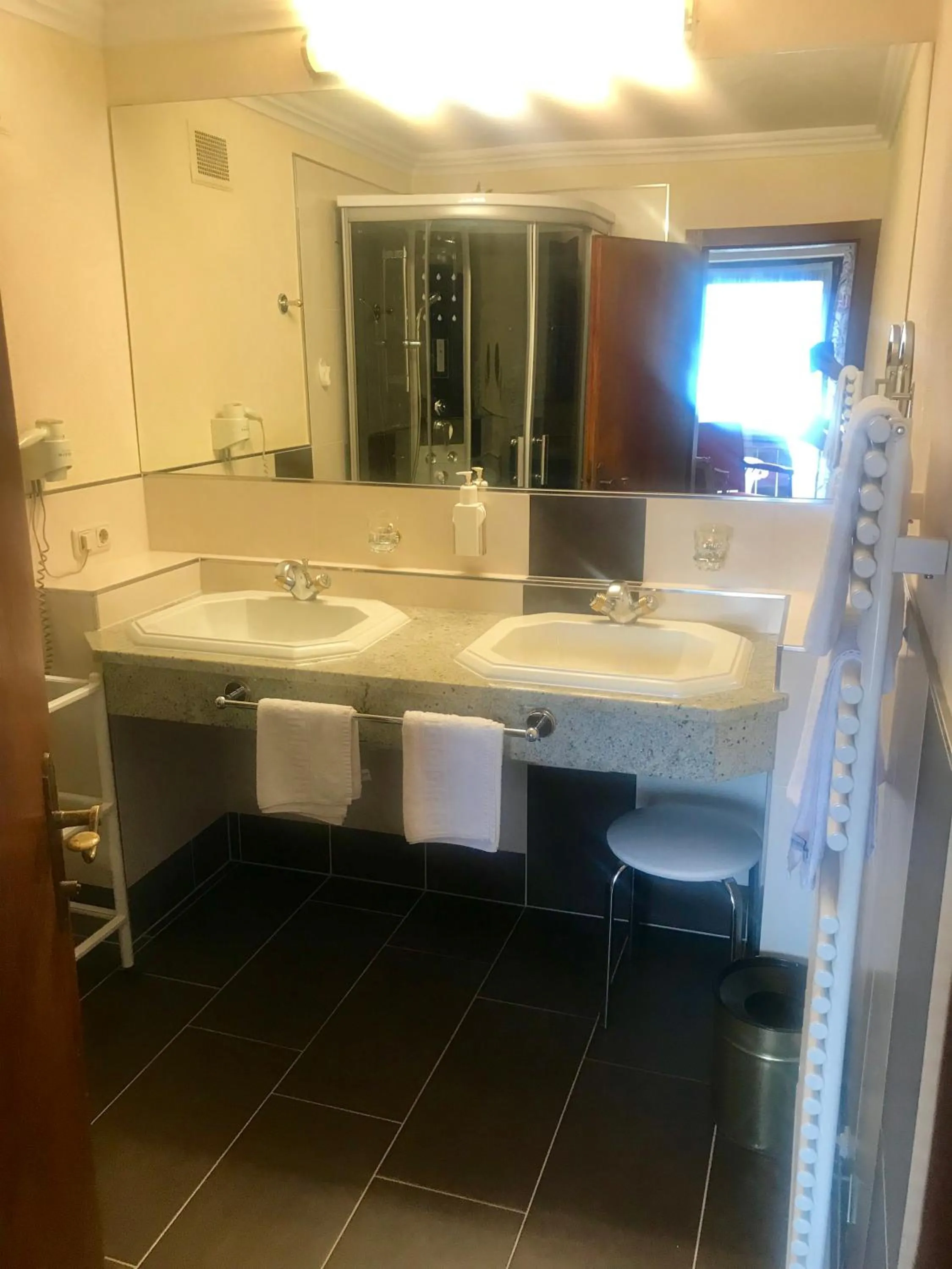 Bathroom in Mauracherhof