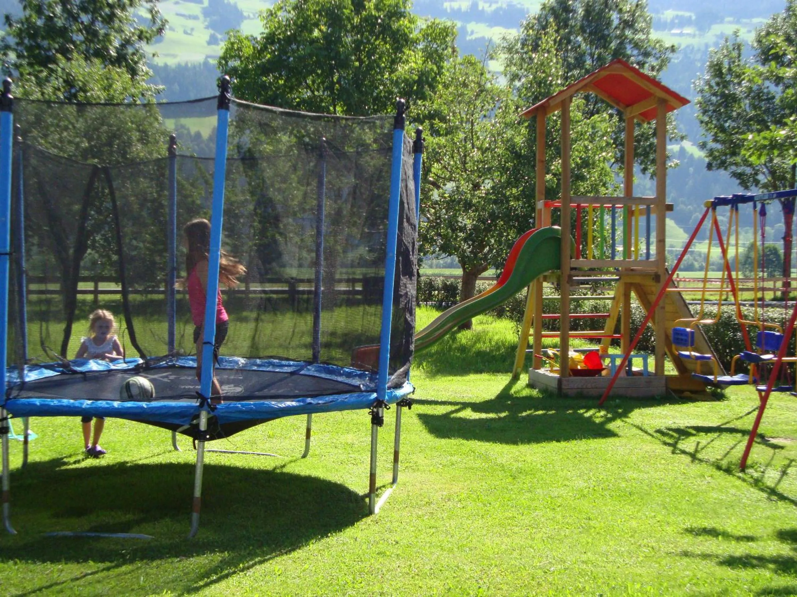Garden in Gästehaus Schwoagerhof
