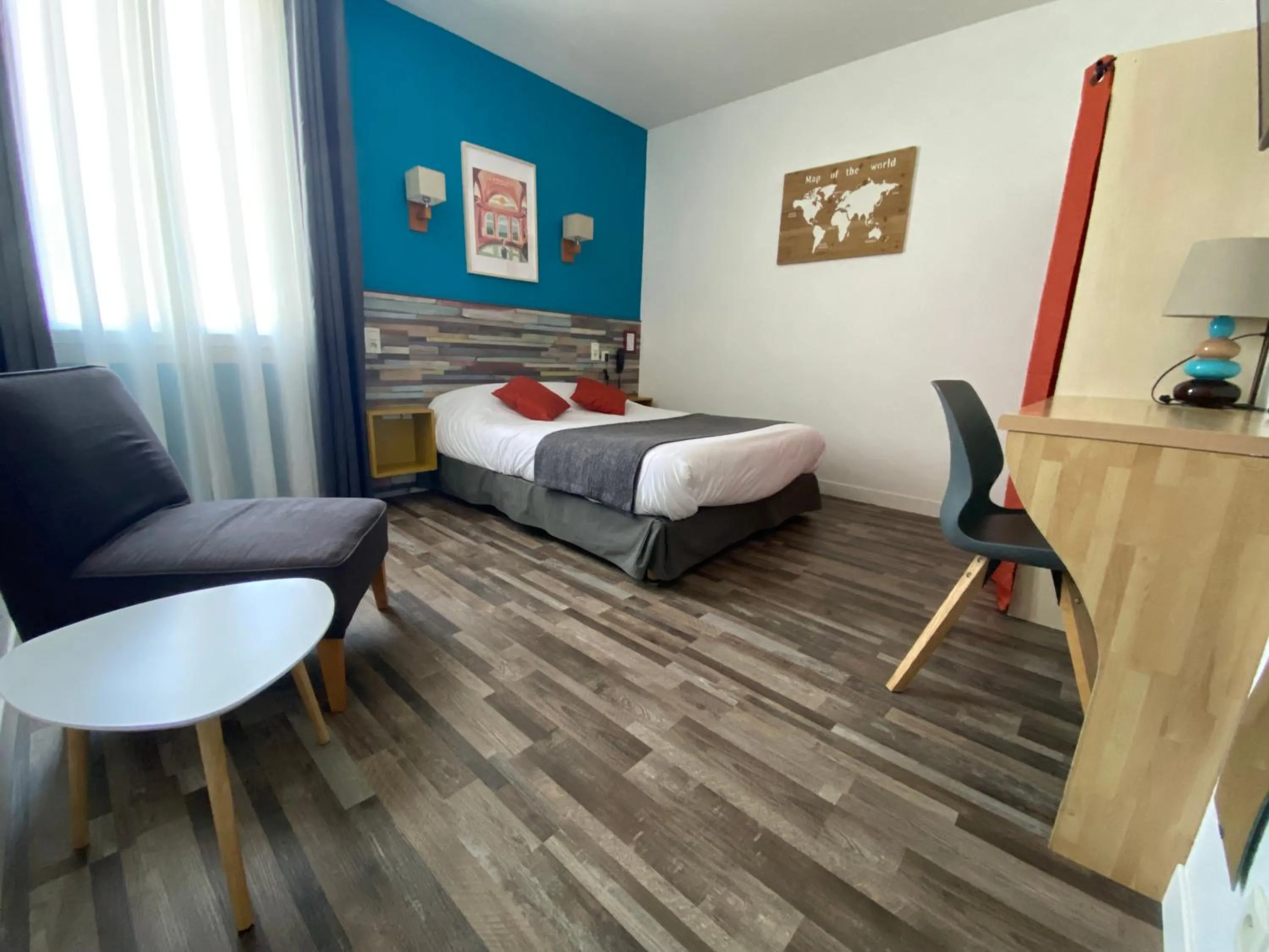 Photo of the whole room, Bed in REV HÔTEL