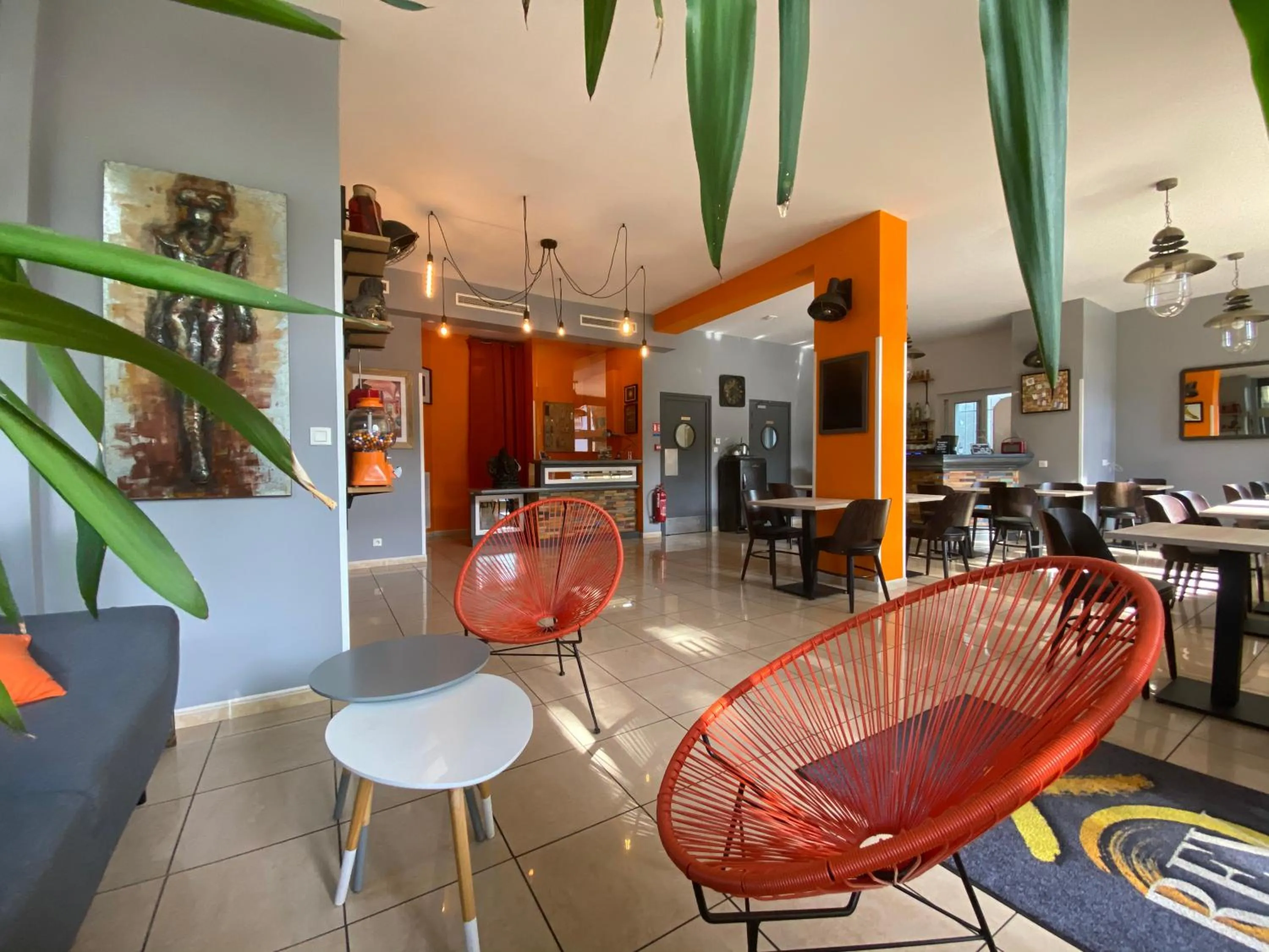 Restaurant/places to eat in REV HÔTEL