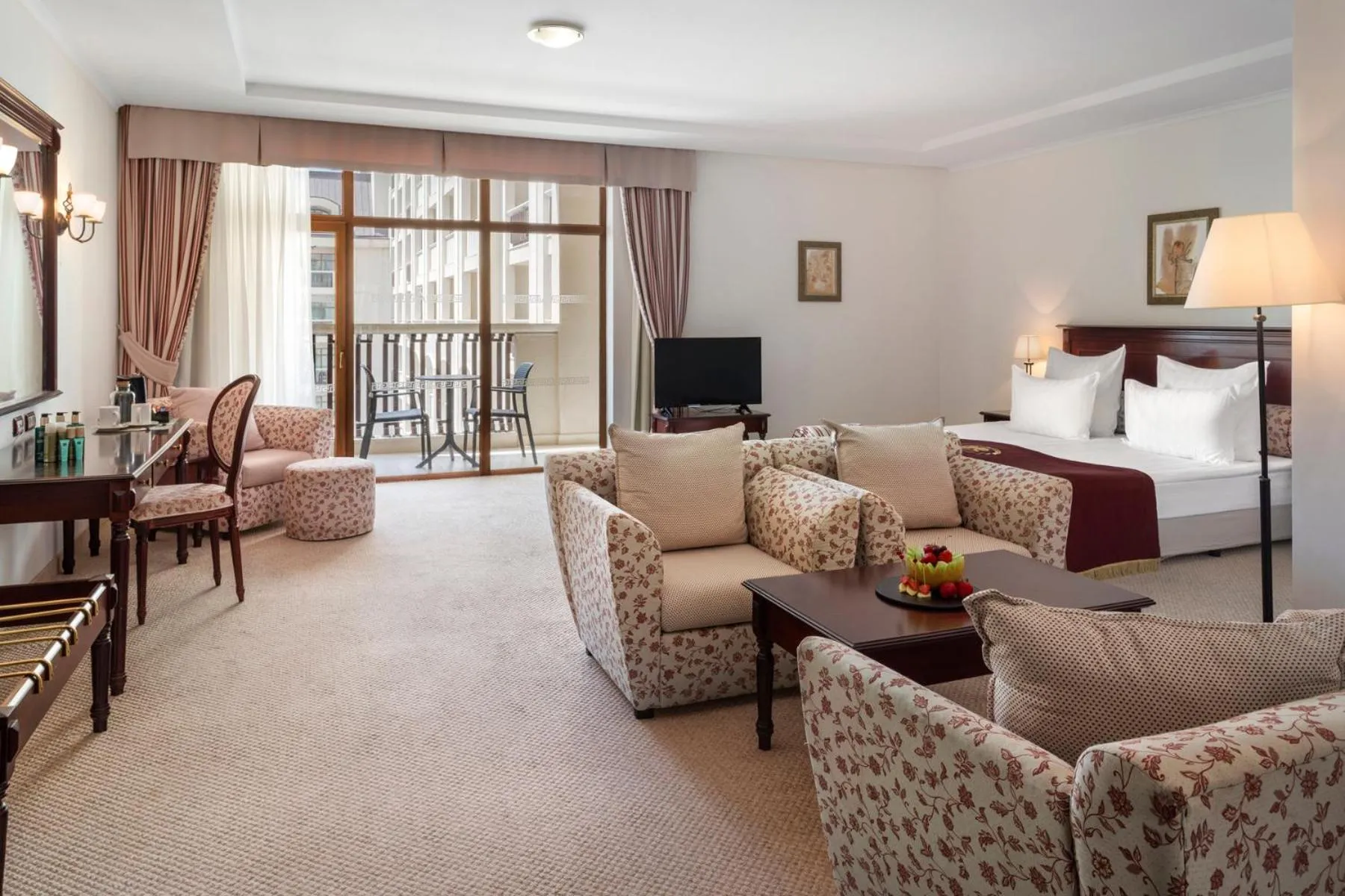 Bed in Melia Grand Hermitage All Inclusive