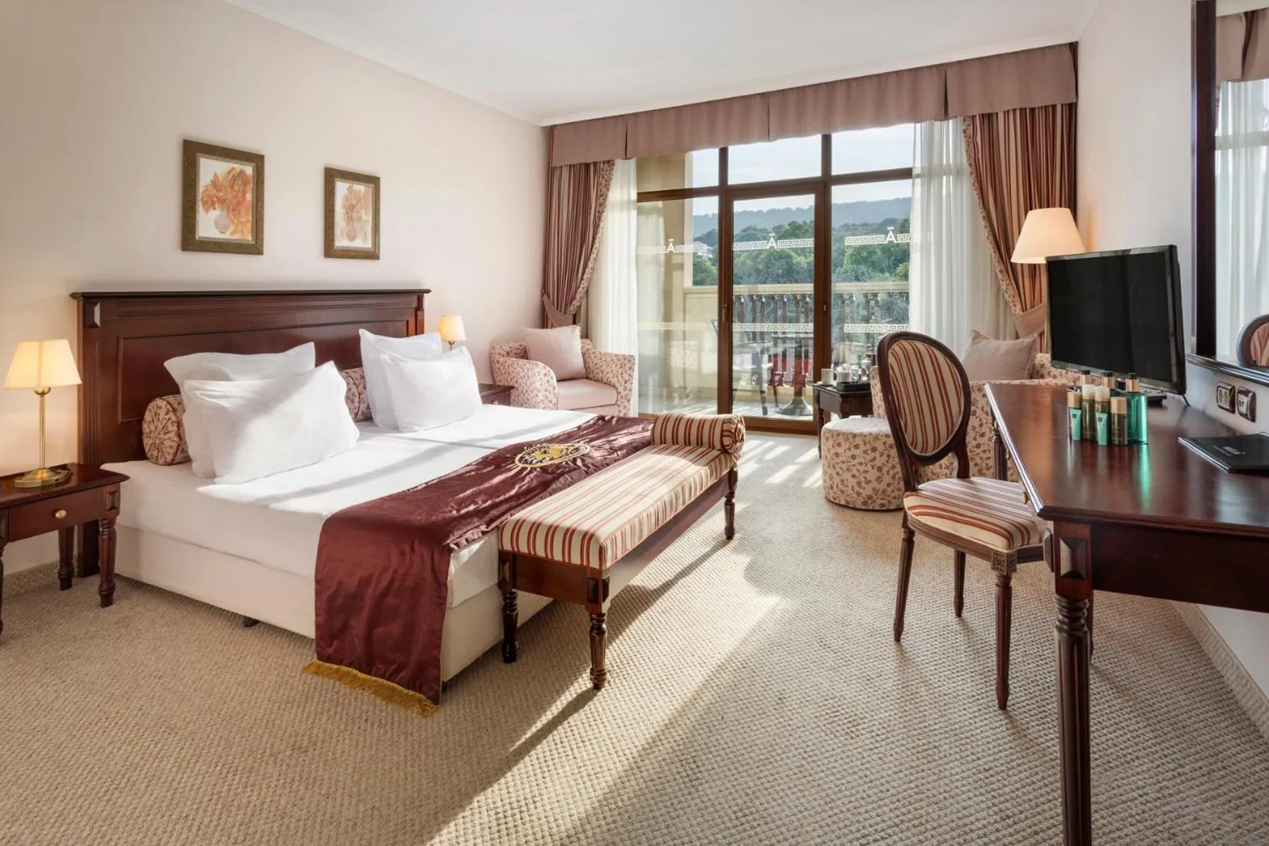 Bed in Melia Grand Hermitage All Inclusive