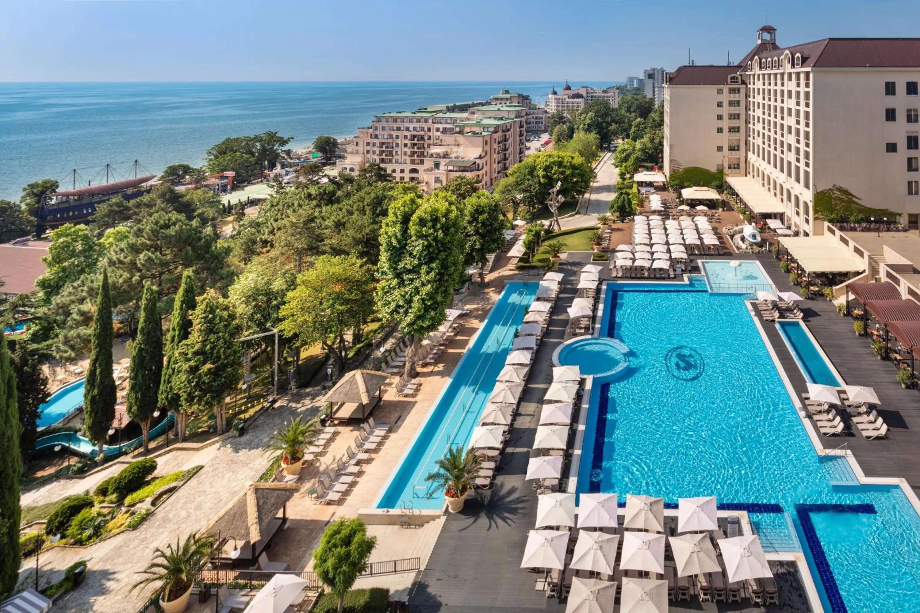 Swimming pool in Melia Grand Hermitage All Inclusive