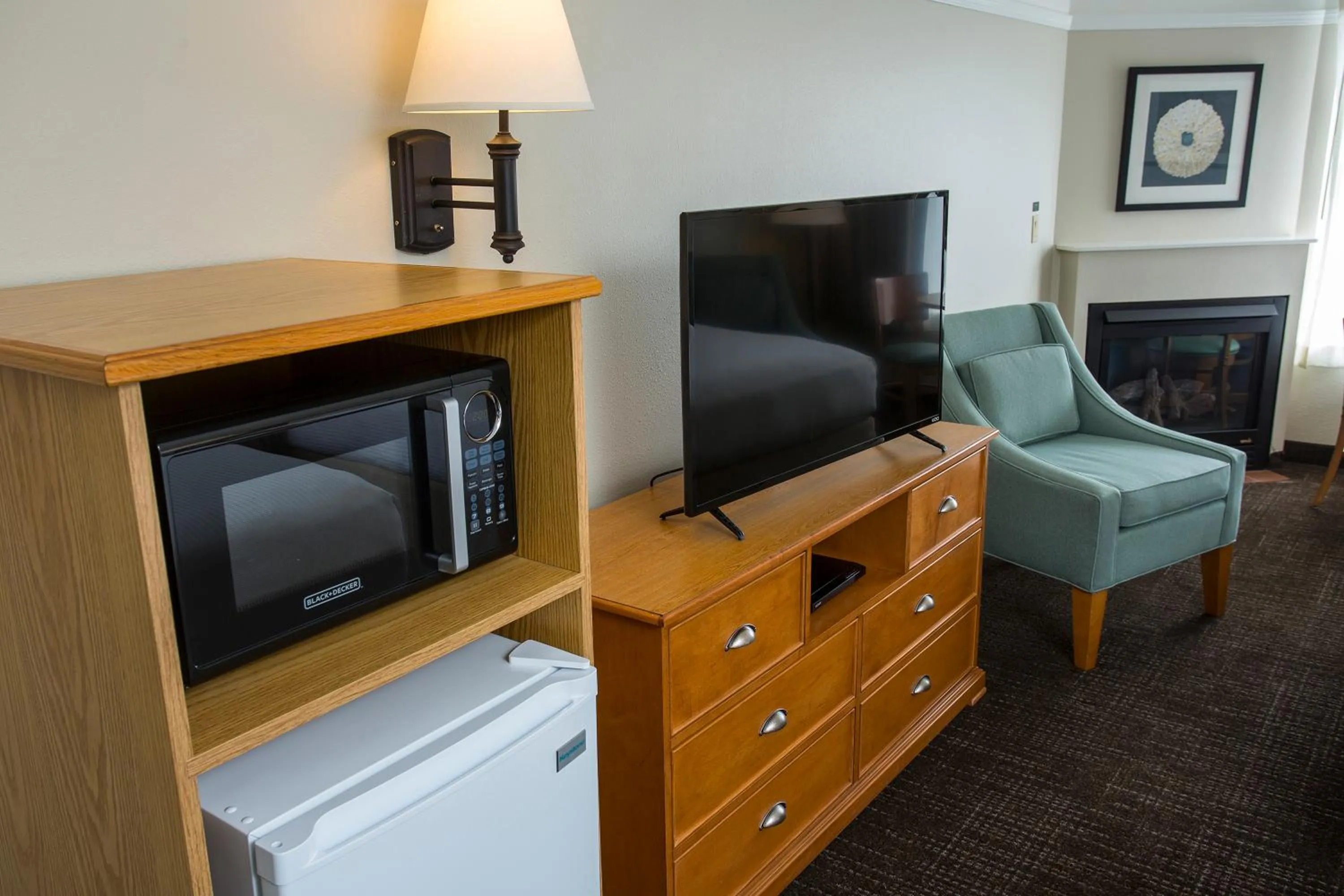 TV and multimedia in Looking Glass Inn