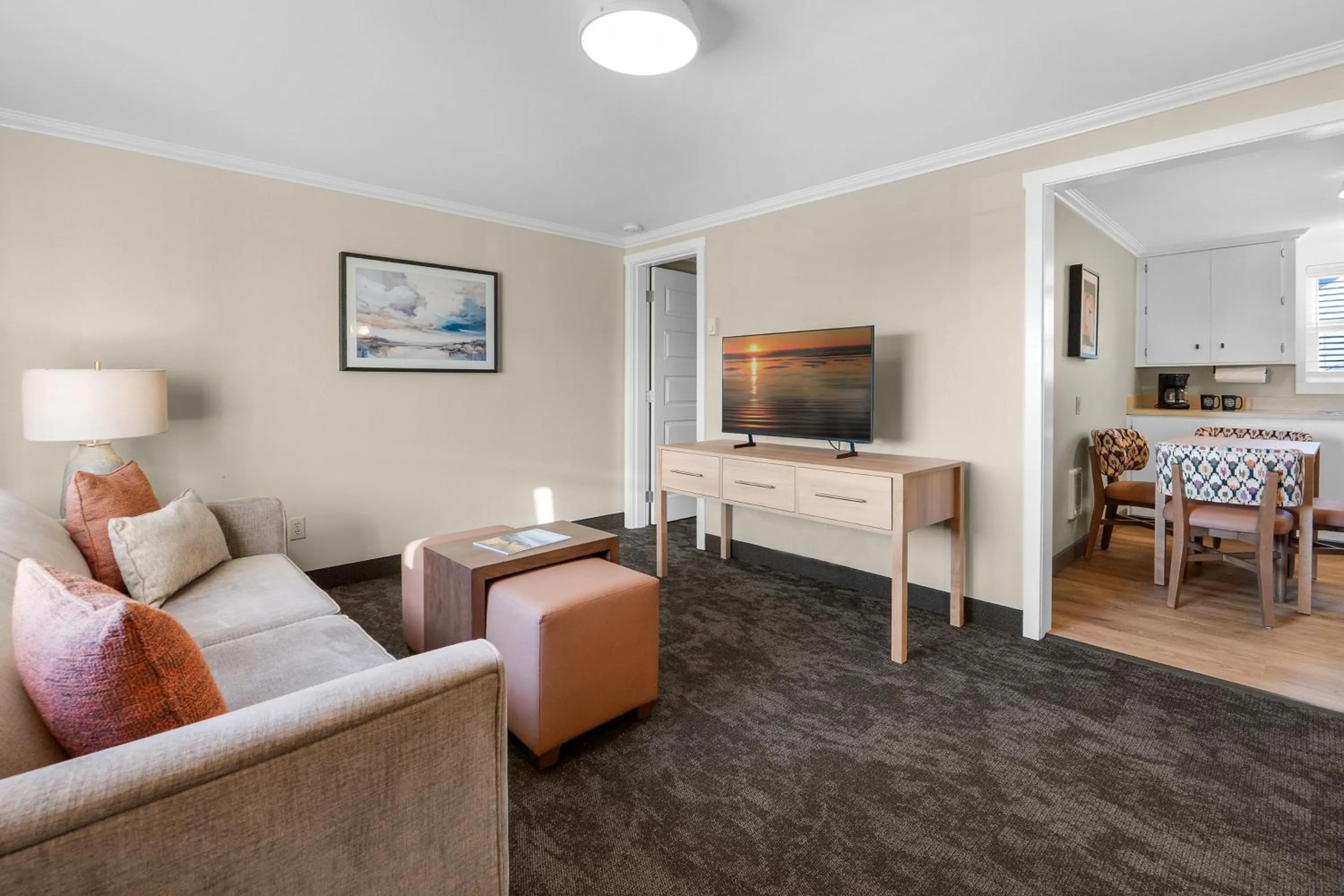 TV and multimedia in Looking Glass Inn