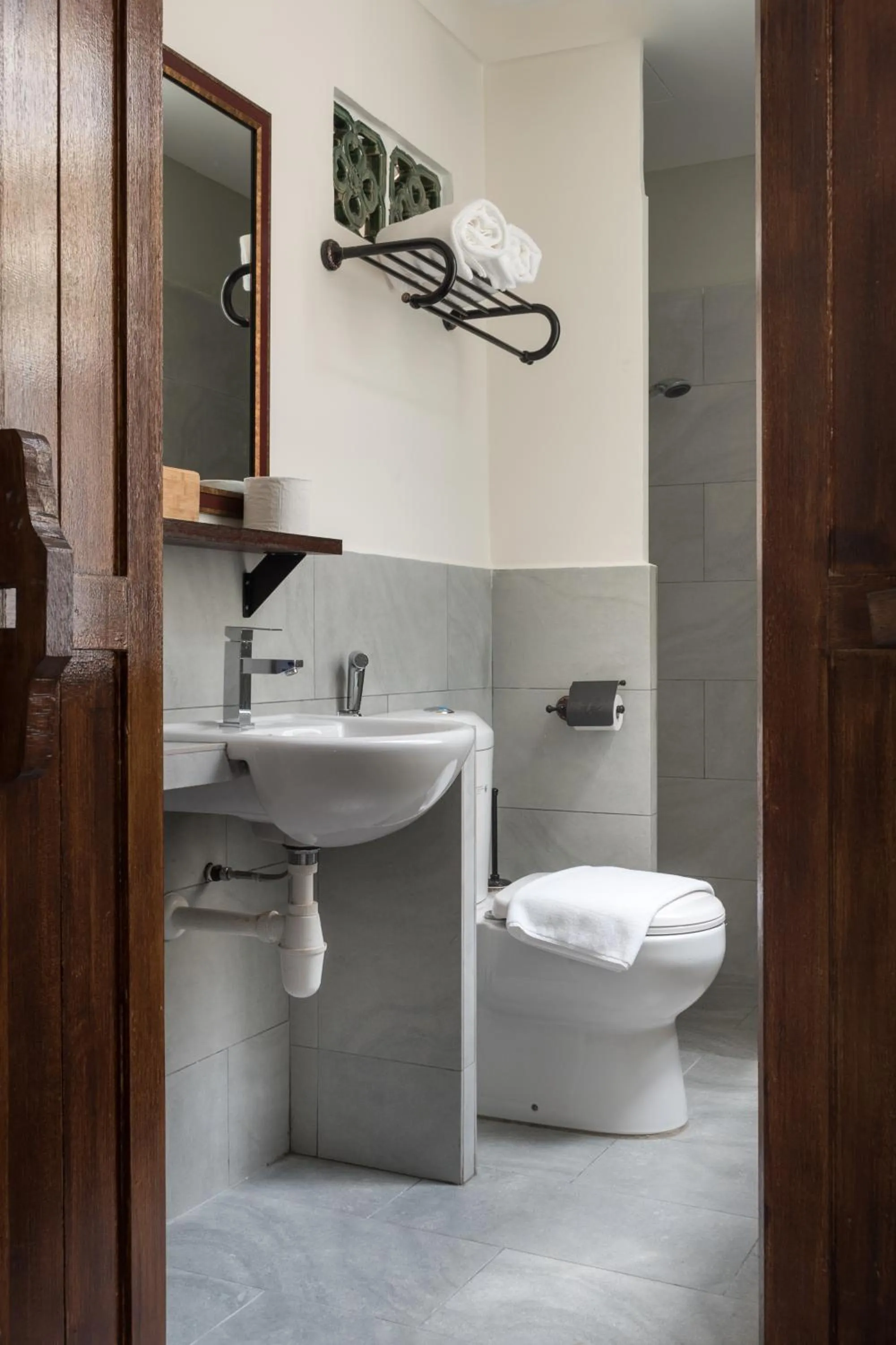Bathroom in Carnarvon House