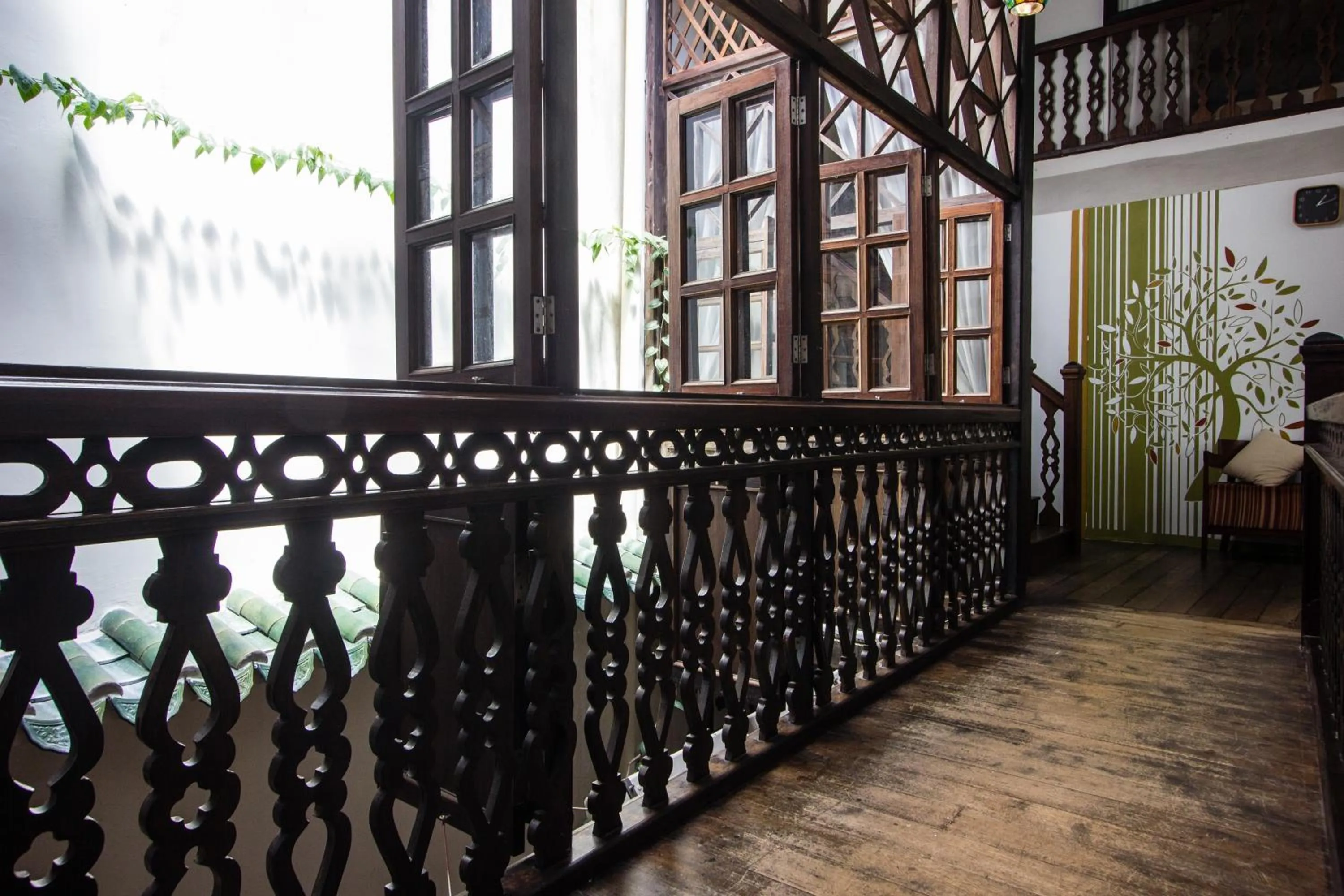 Area and facilities in Carnarvon House