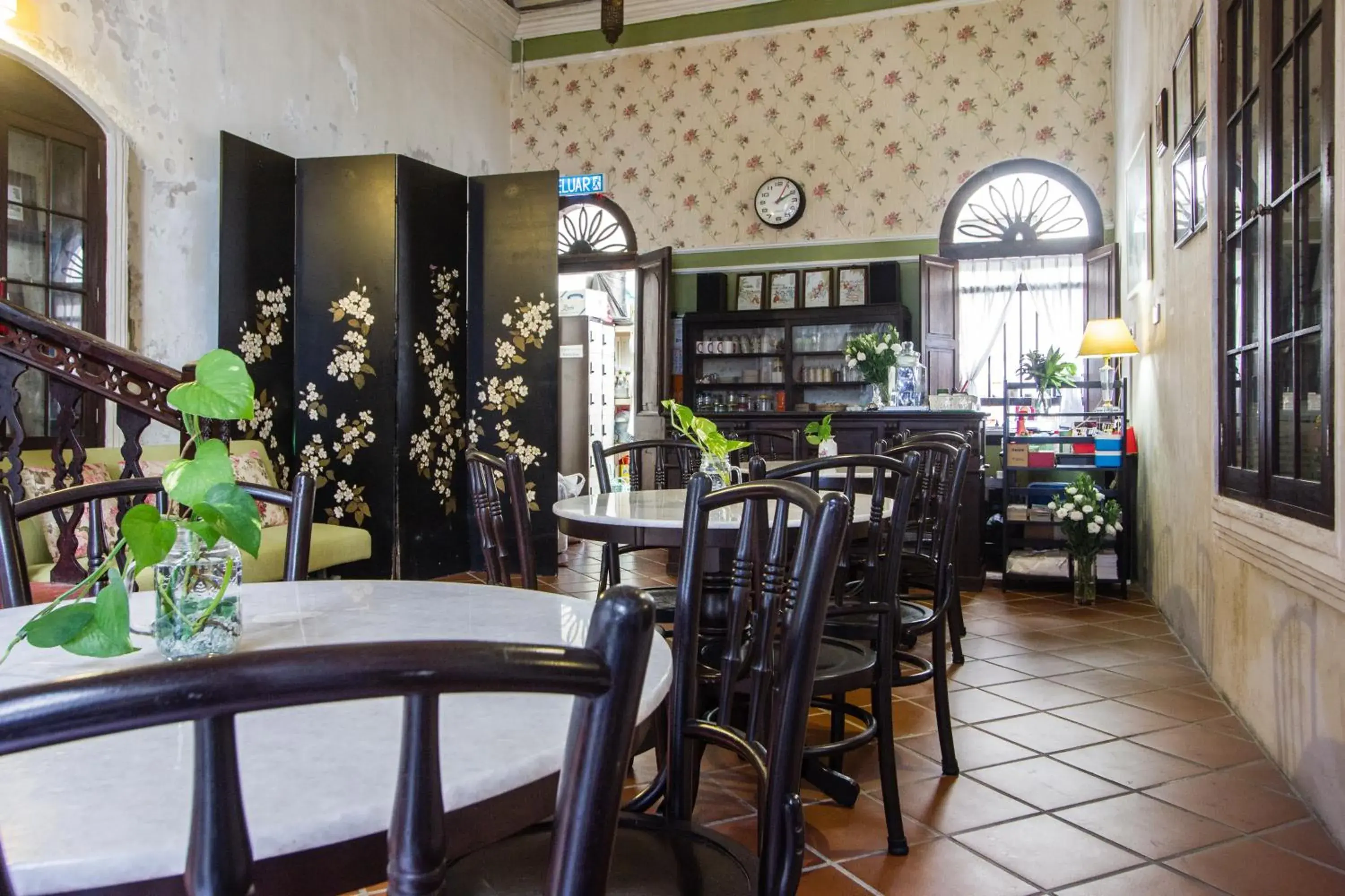 Lounge or bar in Carnarvon House Lounge or bar in Carnarvon House