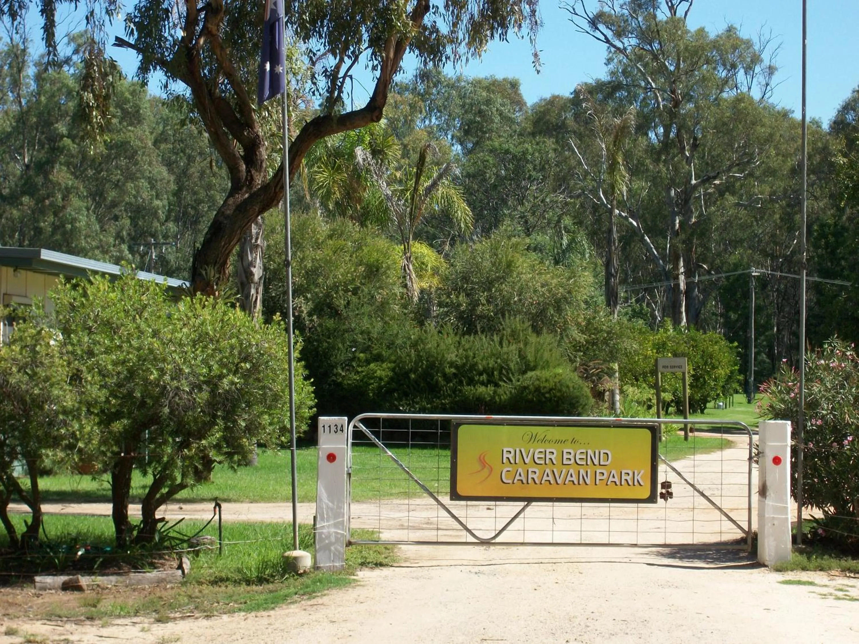 Facade/entrance in River Bend Caravan Park