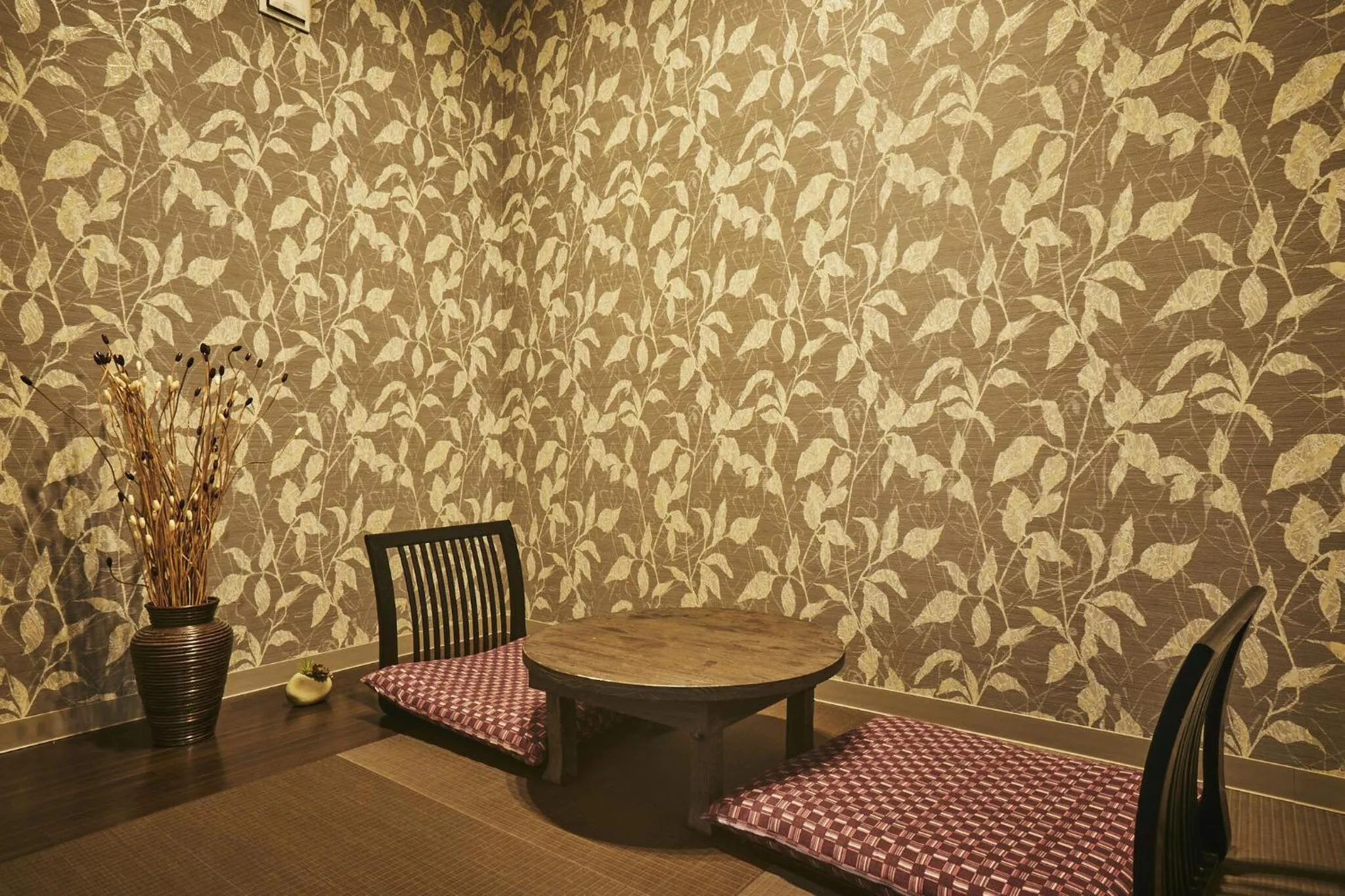 Seating area in PINN-S4E5