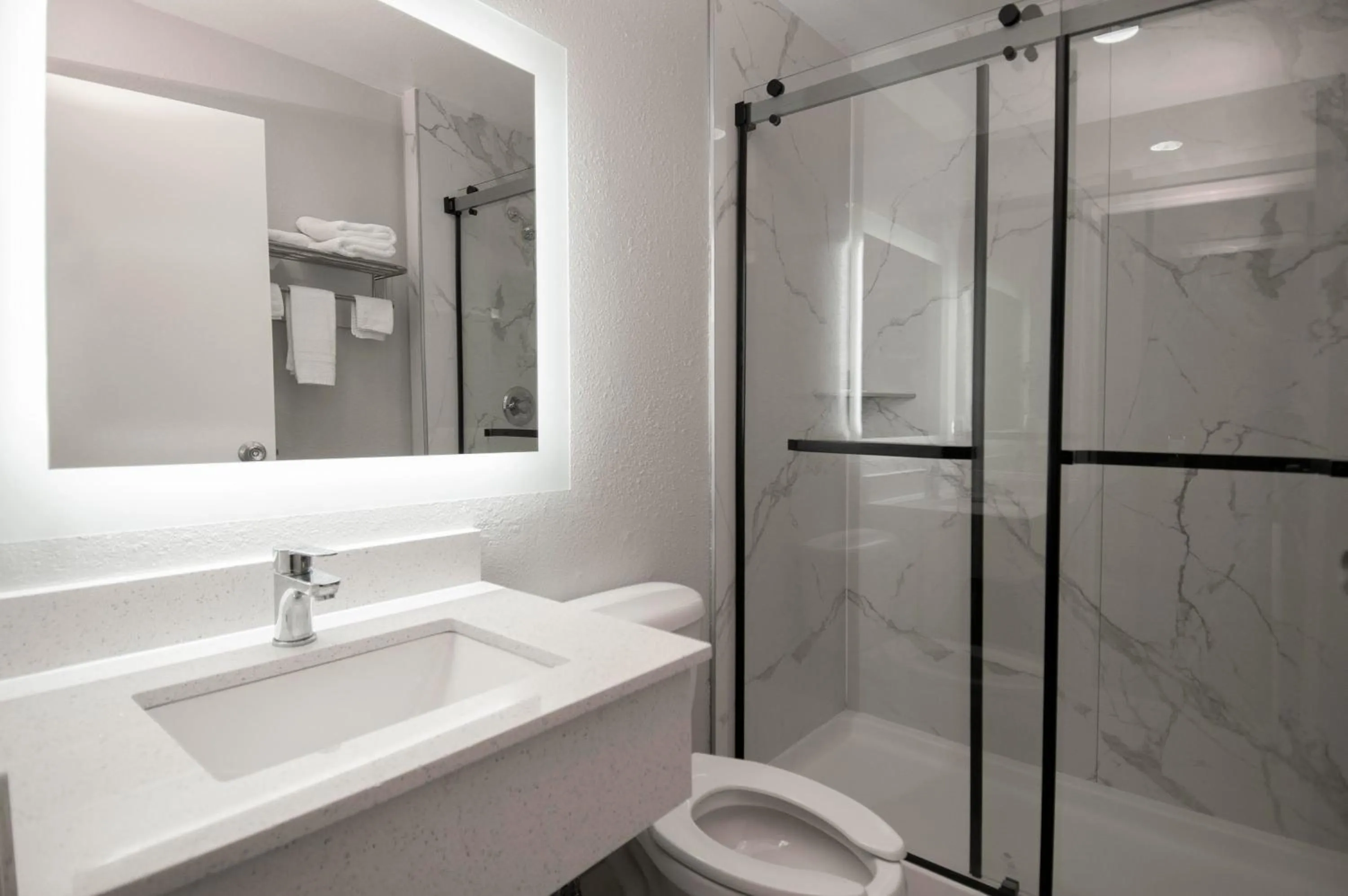 Americas Best Value Inn and Suites Lake Charles