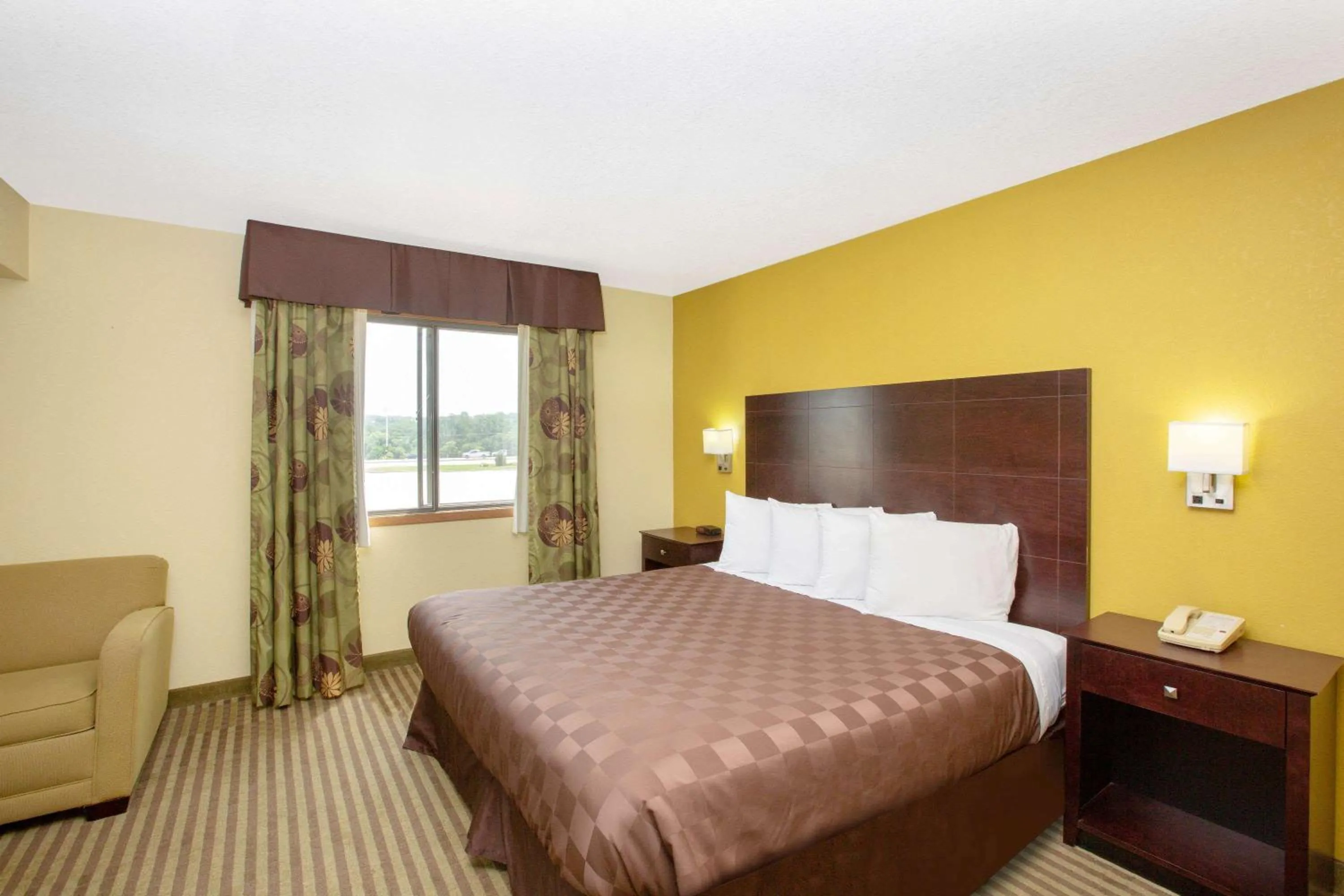 Photo of the whole room, Bed in AmericInn by Wyndham Council Bluffs