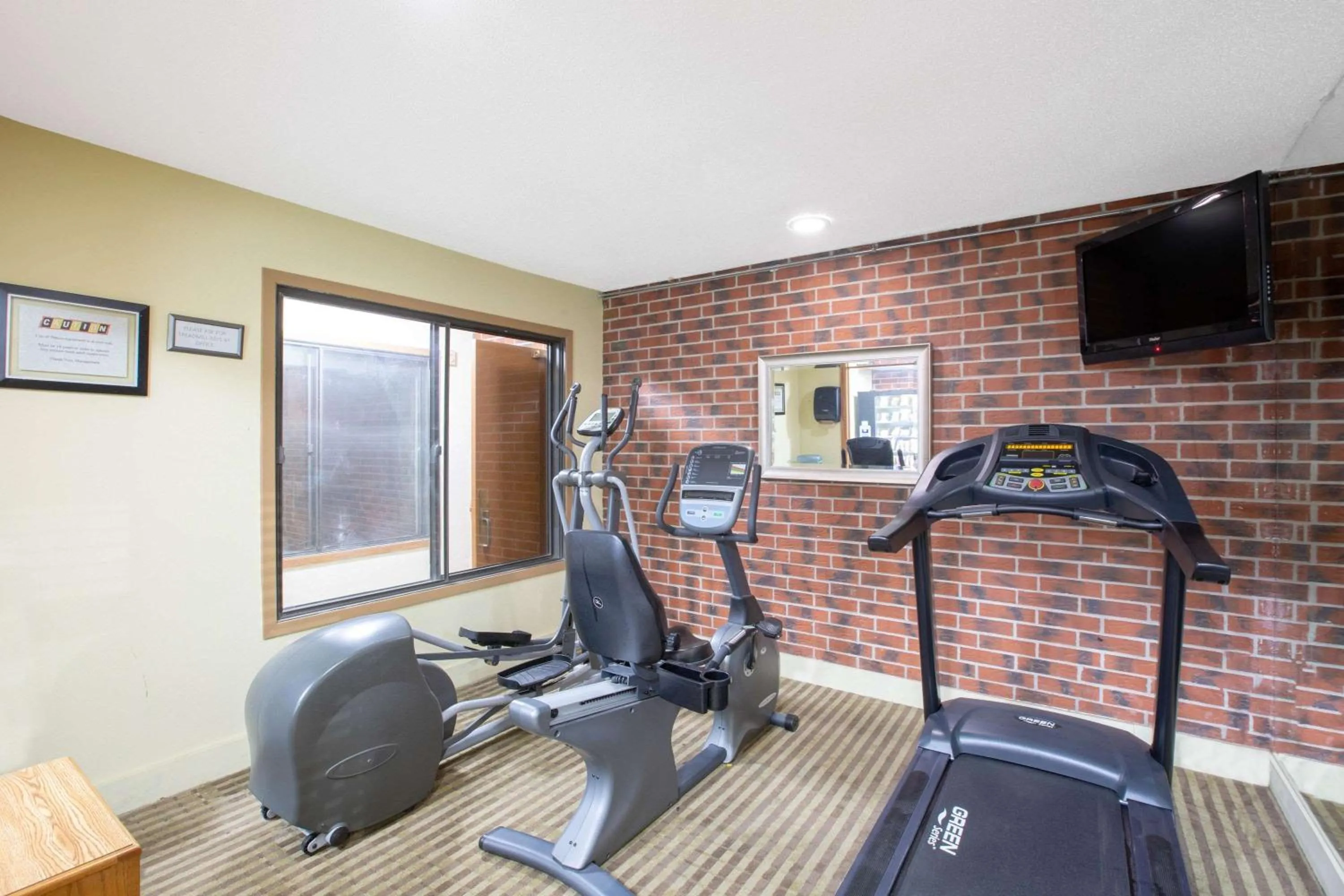 Fitness centre/facilities in AmericInn by Wyndham Council Bluffs