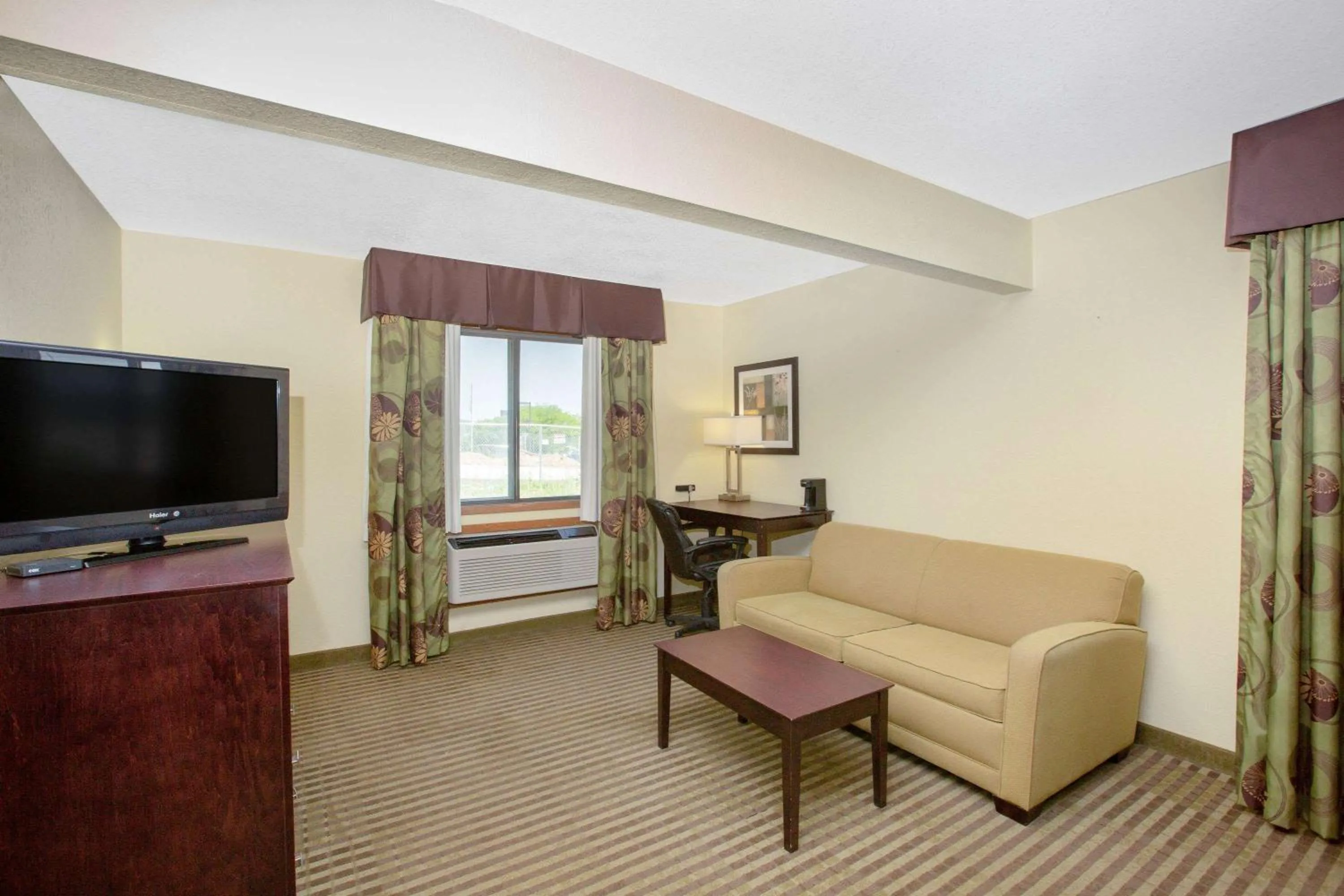 Photo of the whole room, Bed in AmericInn by Wyndham Council Bluffs