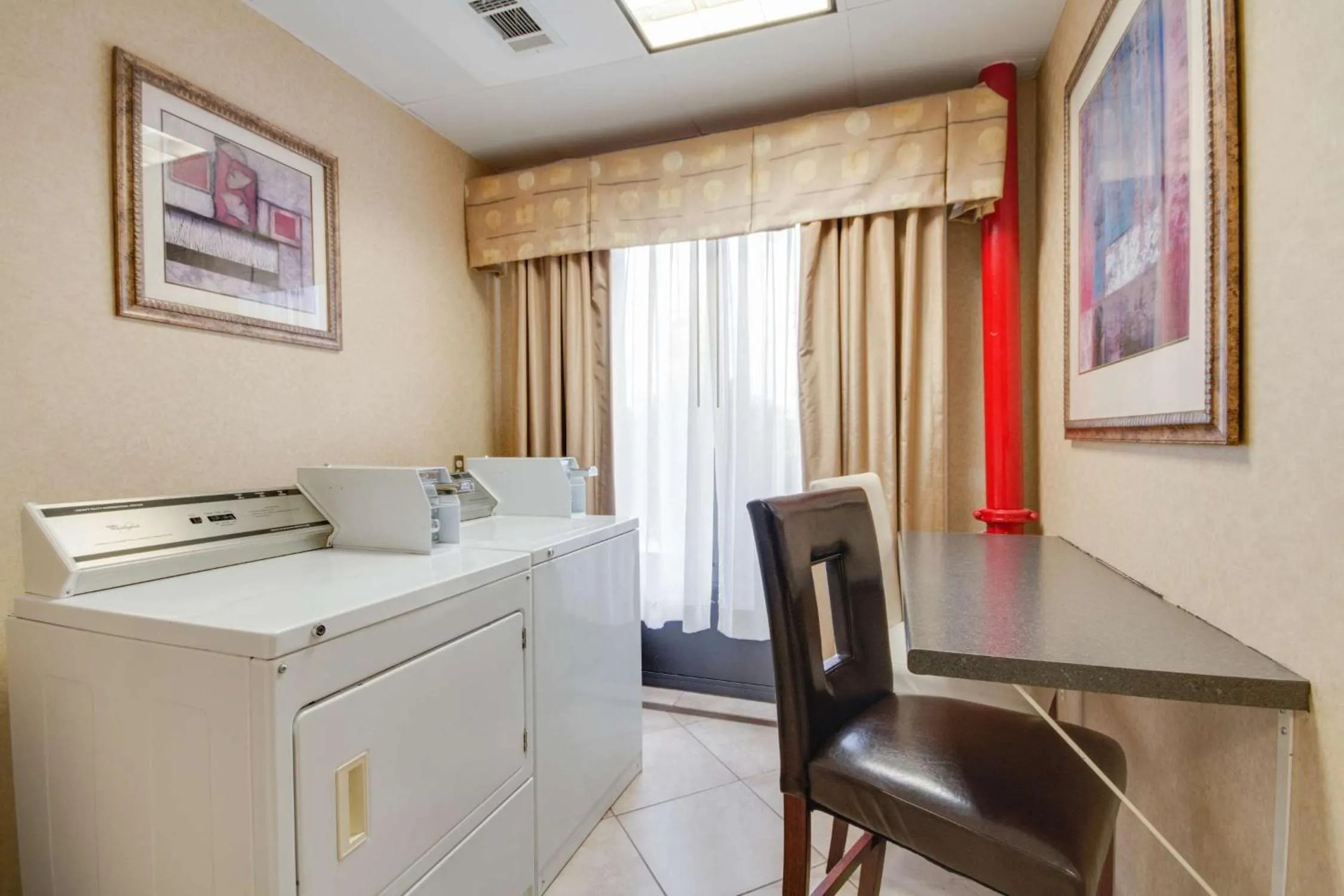 Property building in Hampton Inn & Suites Las Cruces I-25