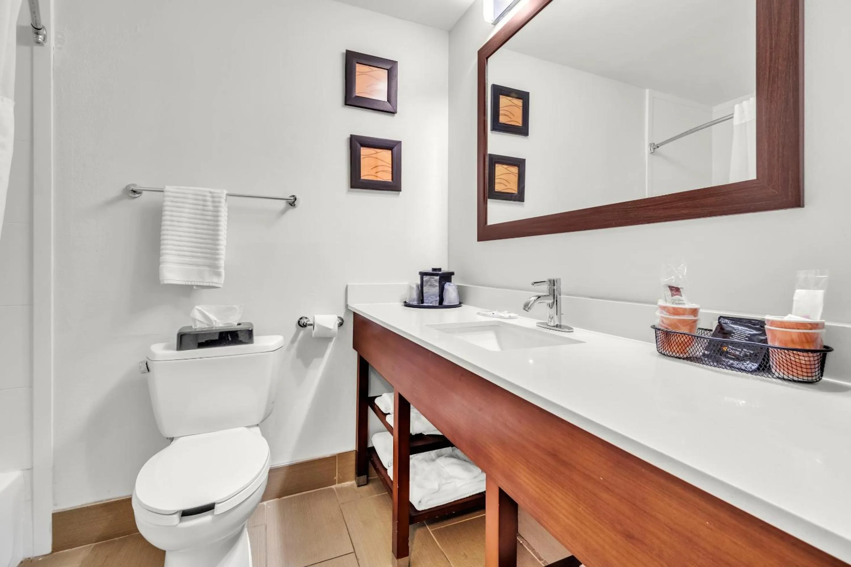 Bedroom in Comfort Inn Somerset - Lake Cumberland