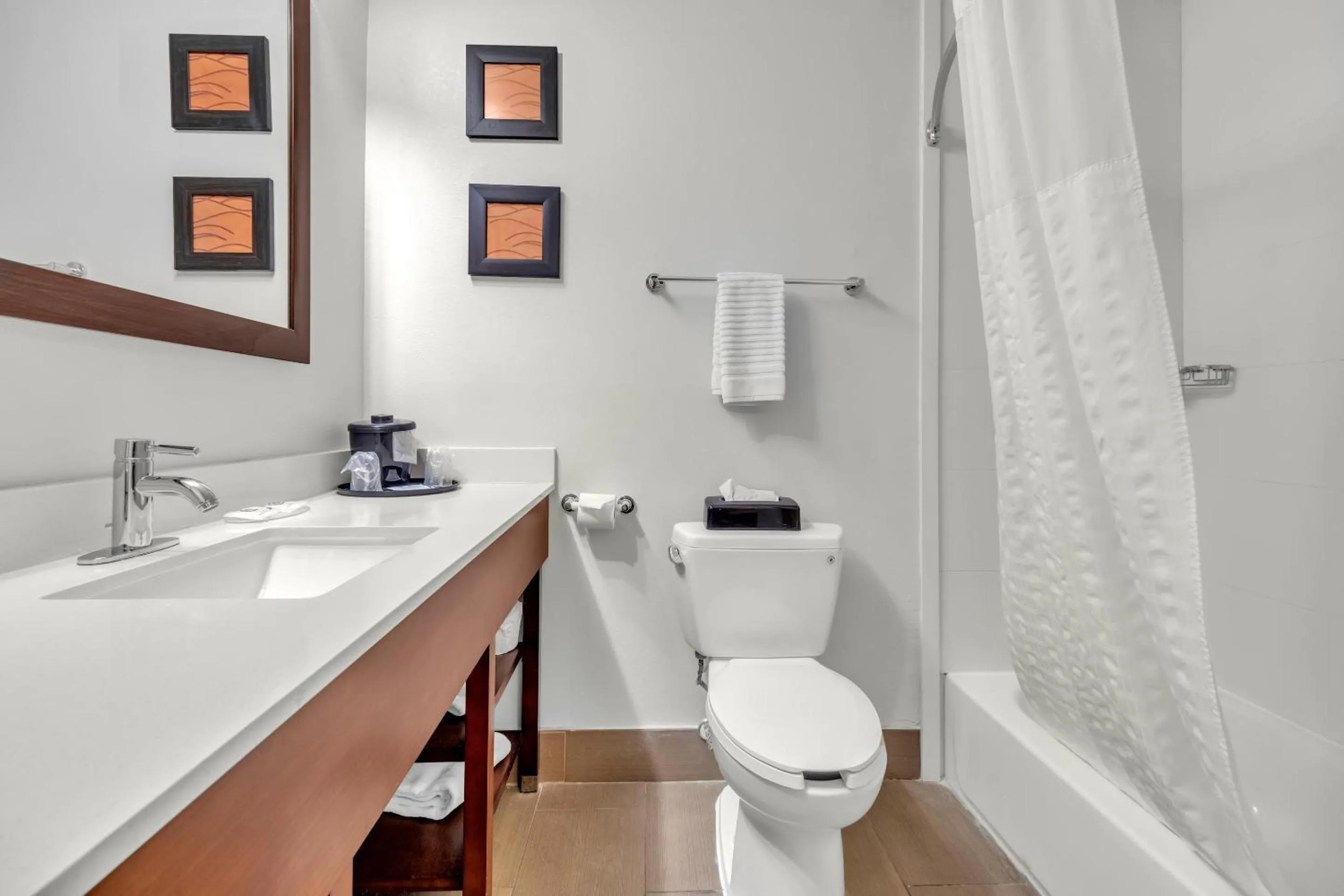 Bedroom in Comfort Inn Somerset - Lake Cumberland