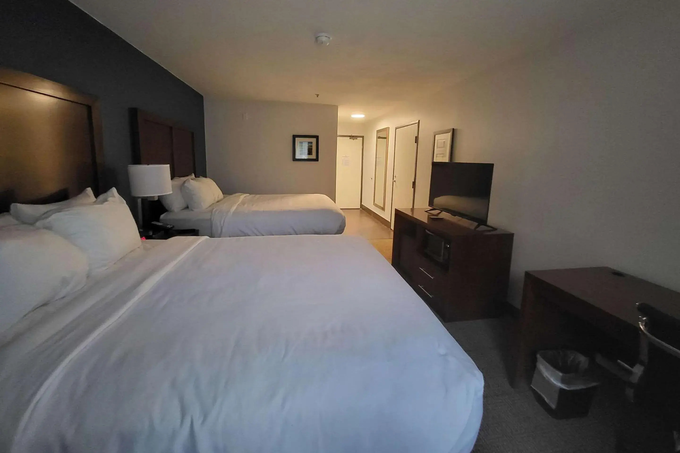 Bedroom, Bed in Comfort Inn Somerset - Lake Cumberland Bedroom, Bed in Comfort Inn Somerset - Lake Cumberland