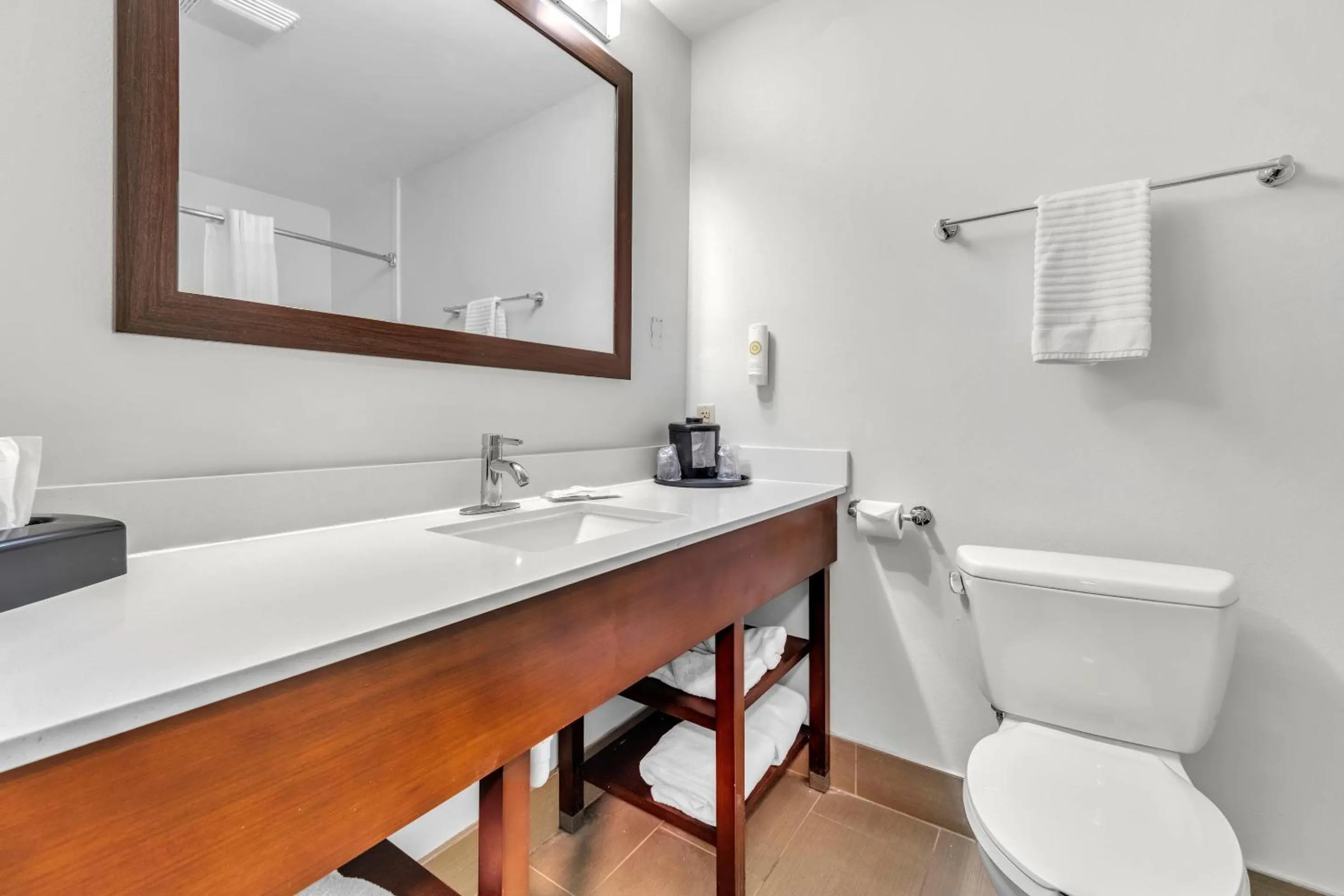 Bedroom in Comfort Inn Somerset - Lake Cumberland