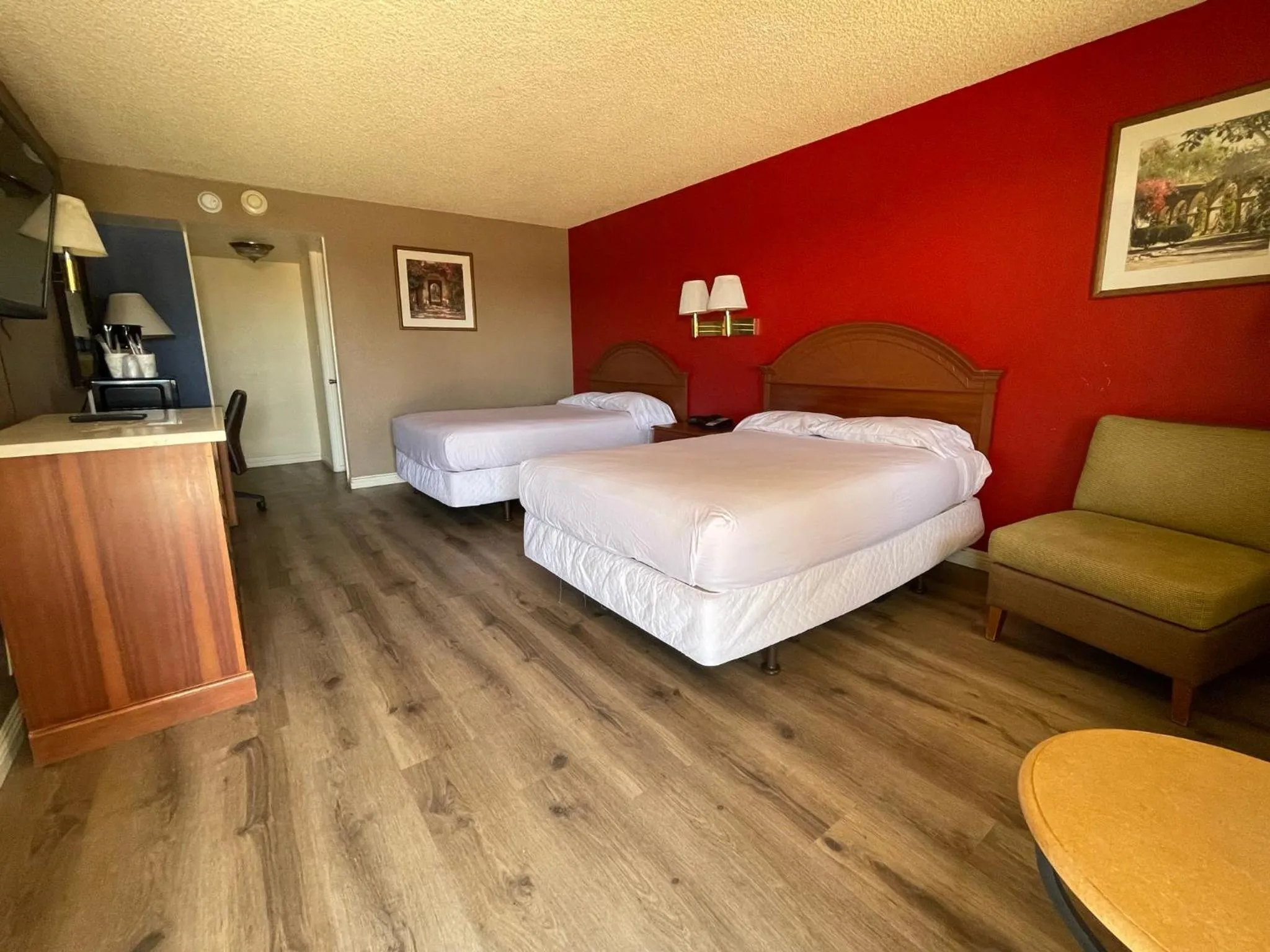 Queen Room with Two Queen Beds and Kitchenette - Non-Smoking in Travelodge by Wyndham Imperial - El Centro