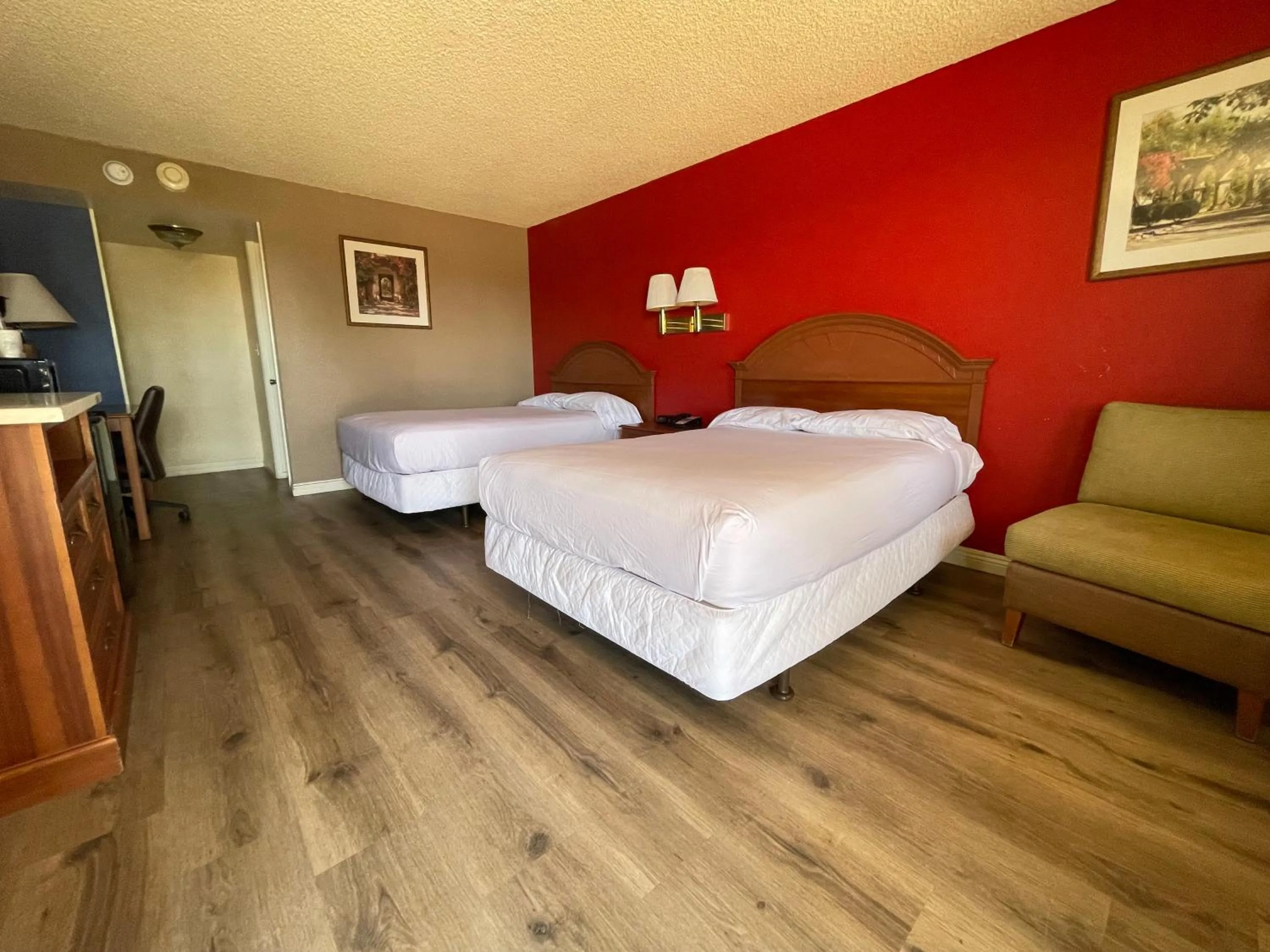 Queen Room with Two Queen Beds - Non-Smoking in Travelodge by Wyndham Imperial - El Centro