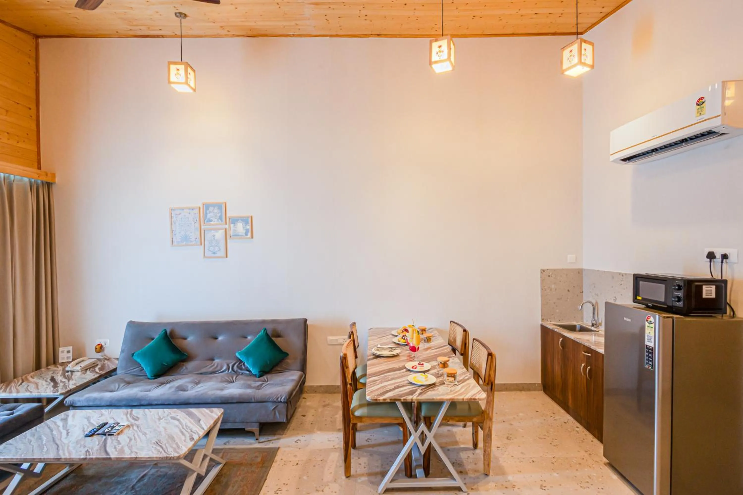 Living room in Bamboo Saa Resort & Spa - Udaipur