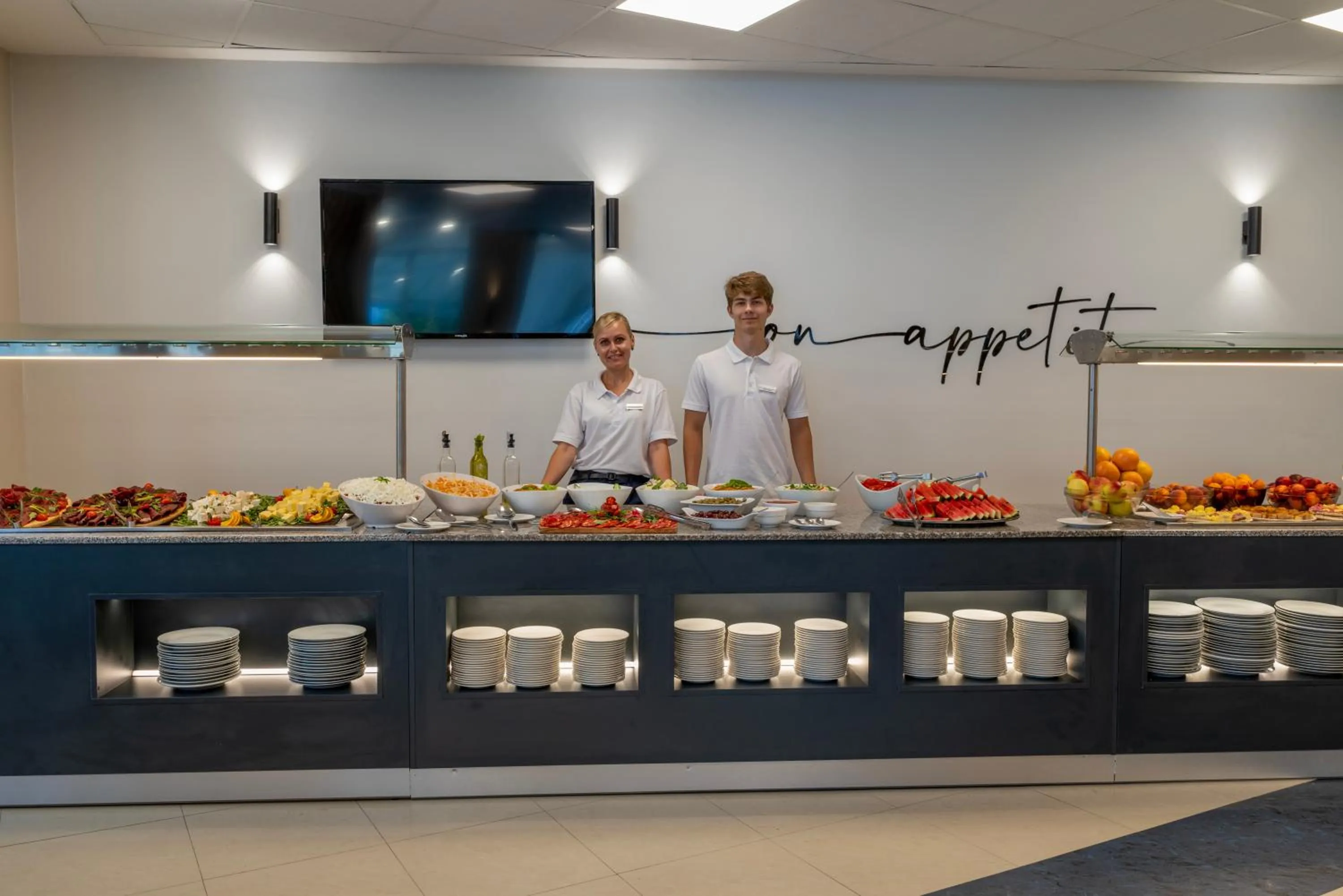 Restaurant/places to eat in Queen Nelly