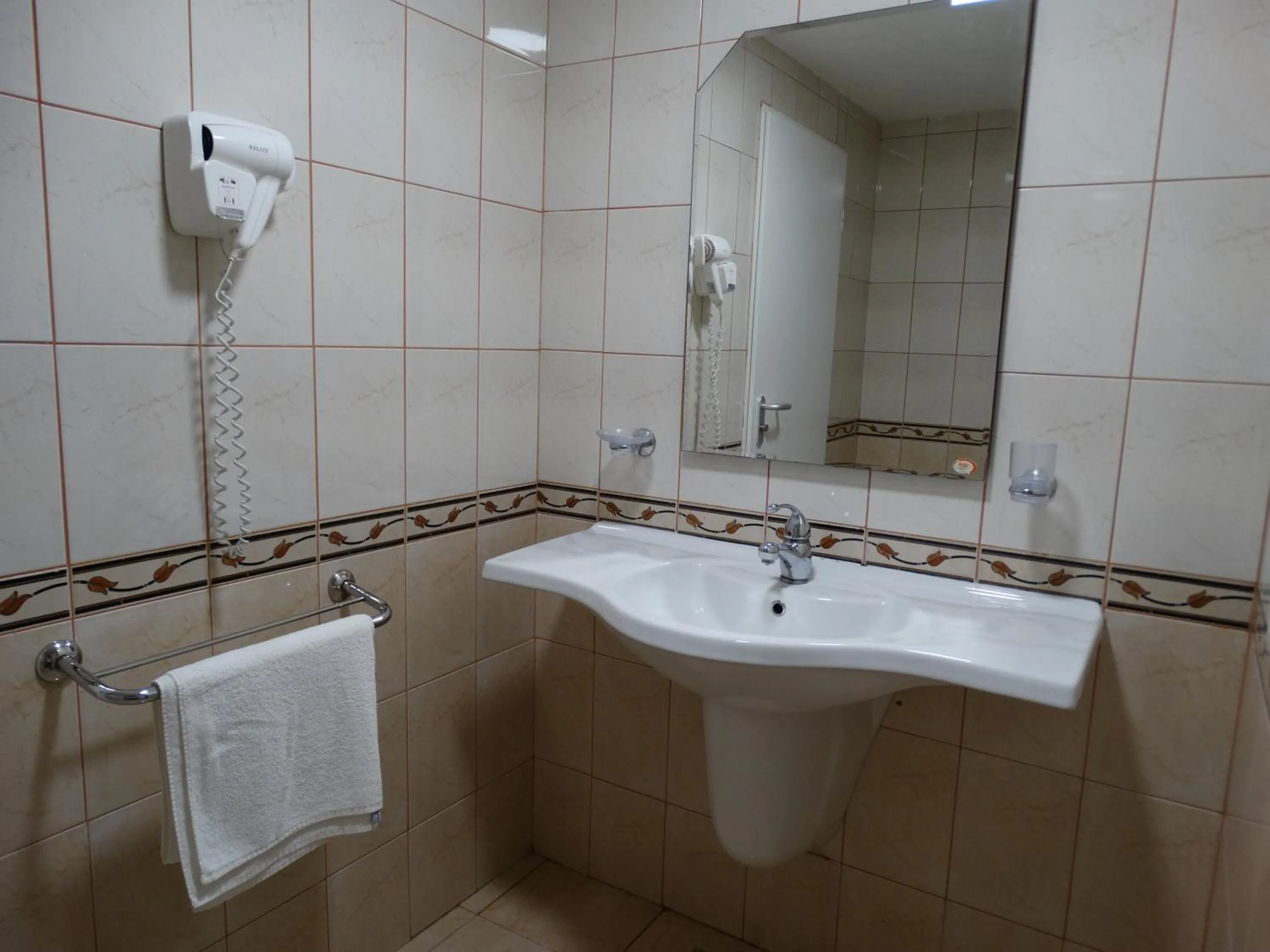 Bathroom in Queen Nelly