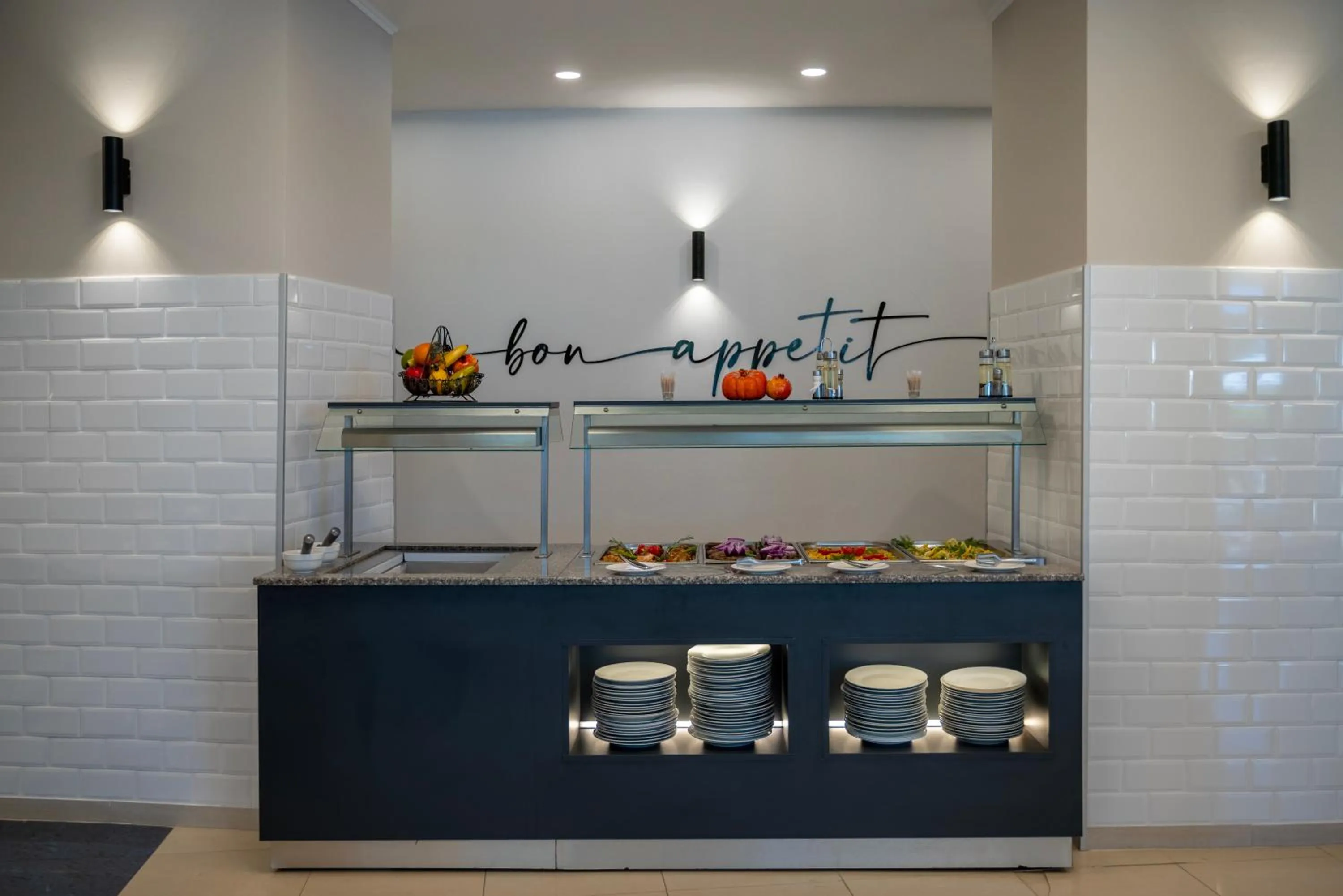 Restaurant/places to eat in Queen Nelly