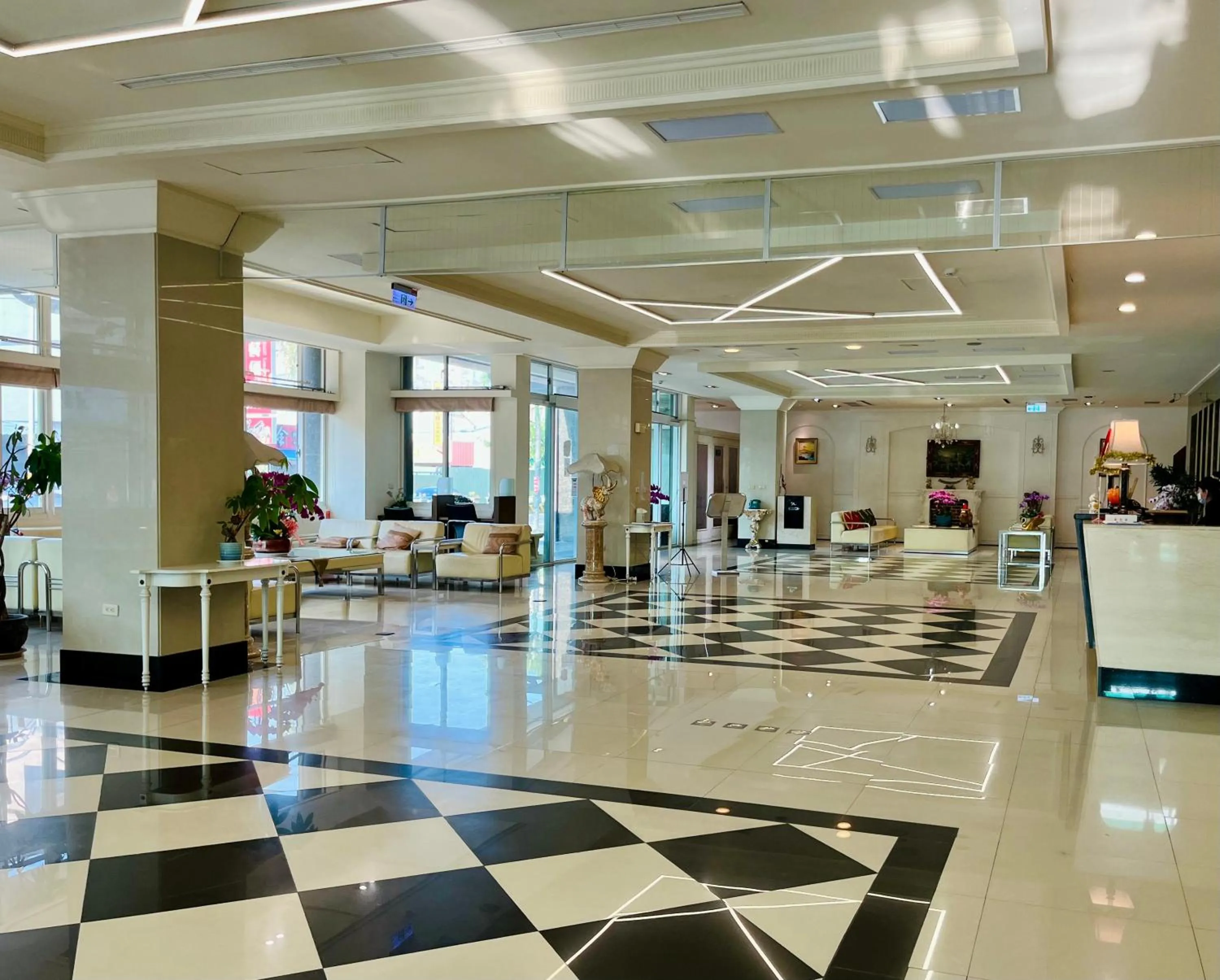 Lobby or reception in Sendale Tainan Science Park Hotel