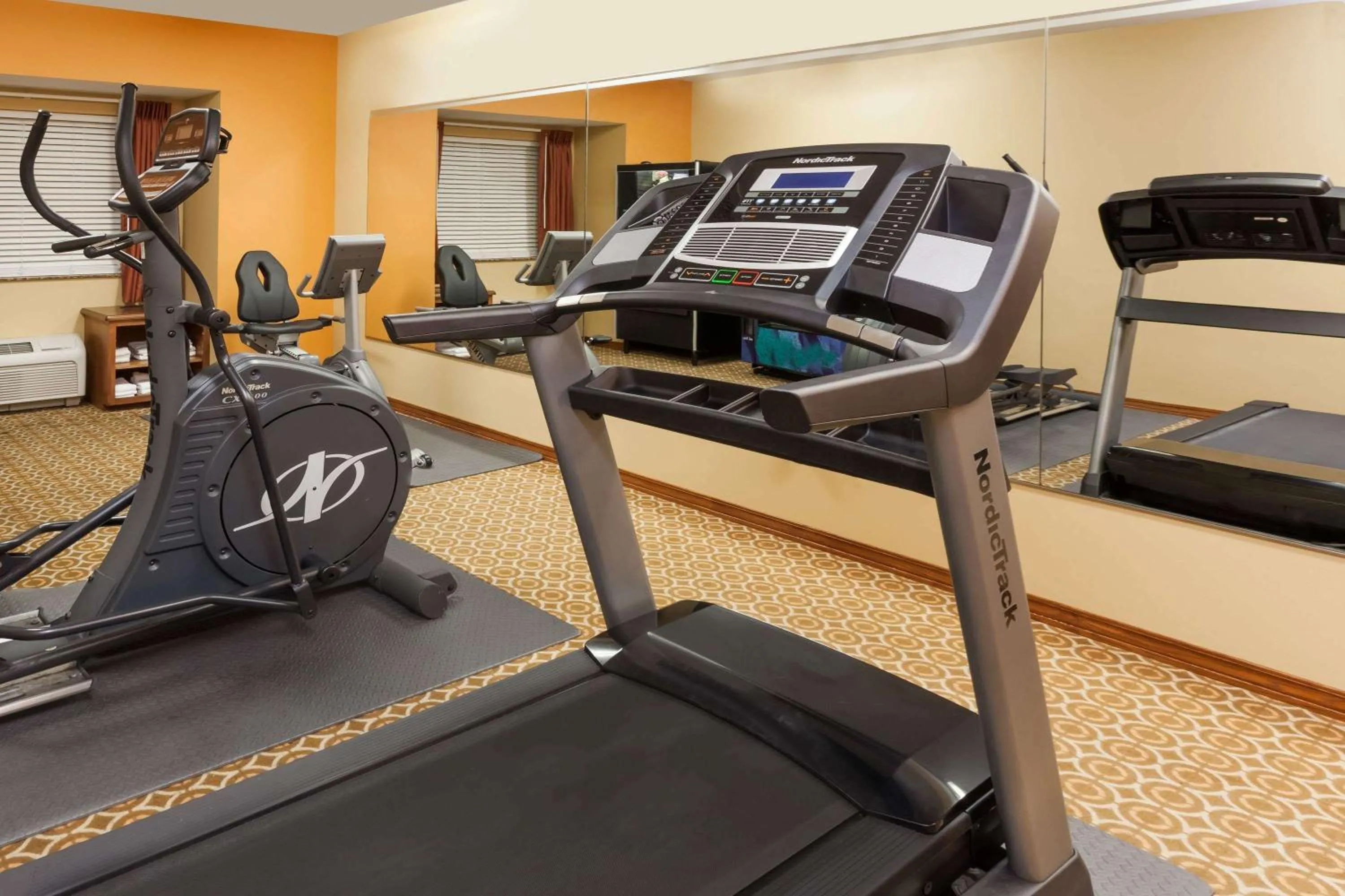Fitness centre/facilities in Microtel by Wyndham South Bend Notre Dame University