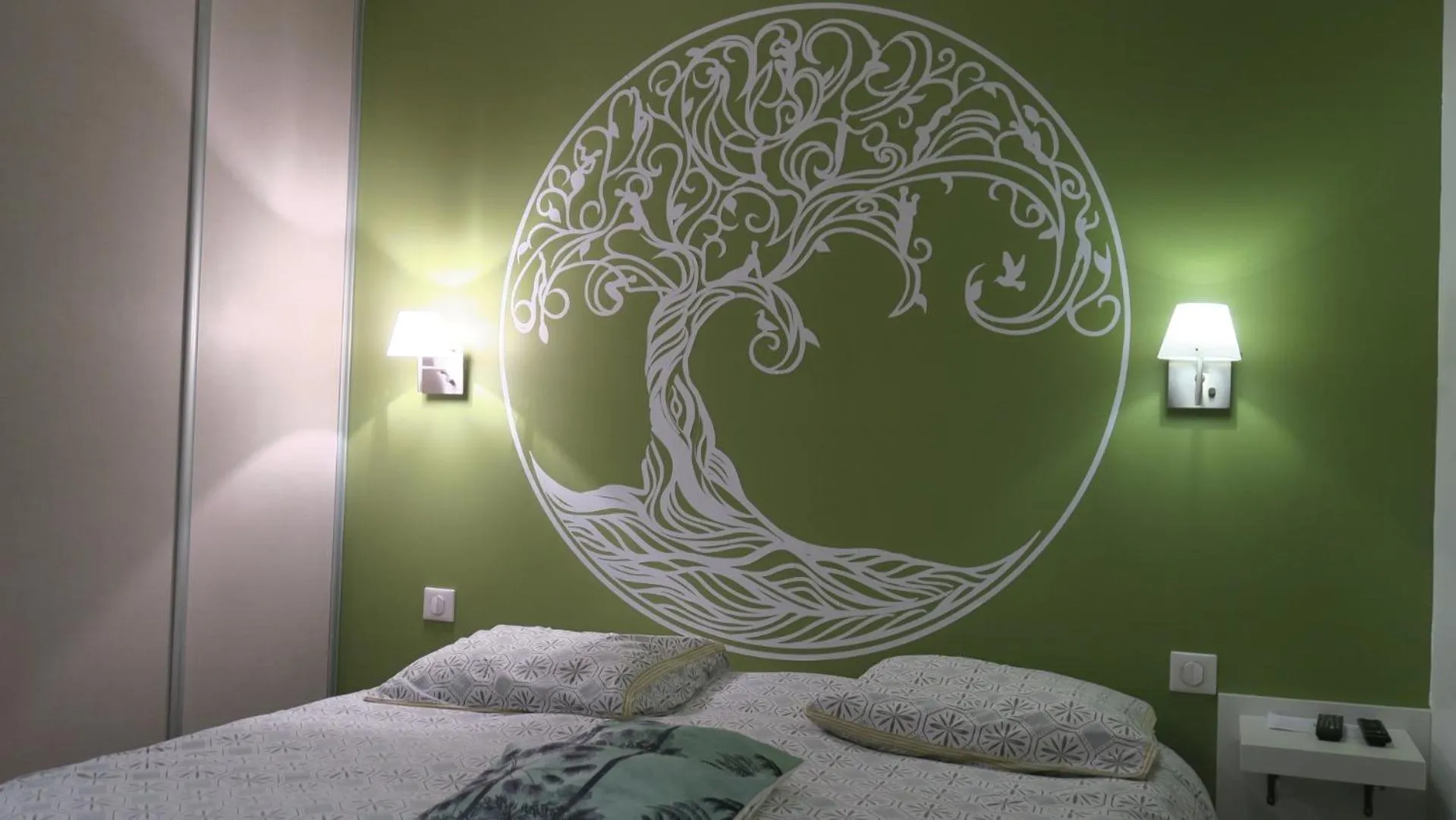 Bedroom, Bed in Les Victoriennes