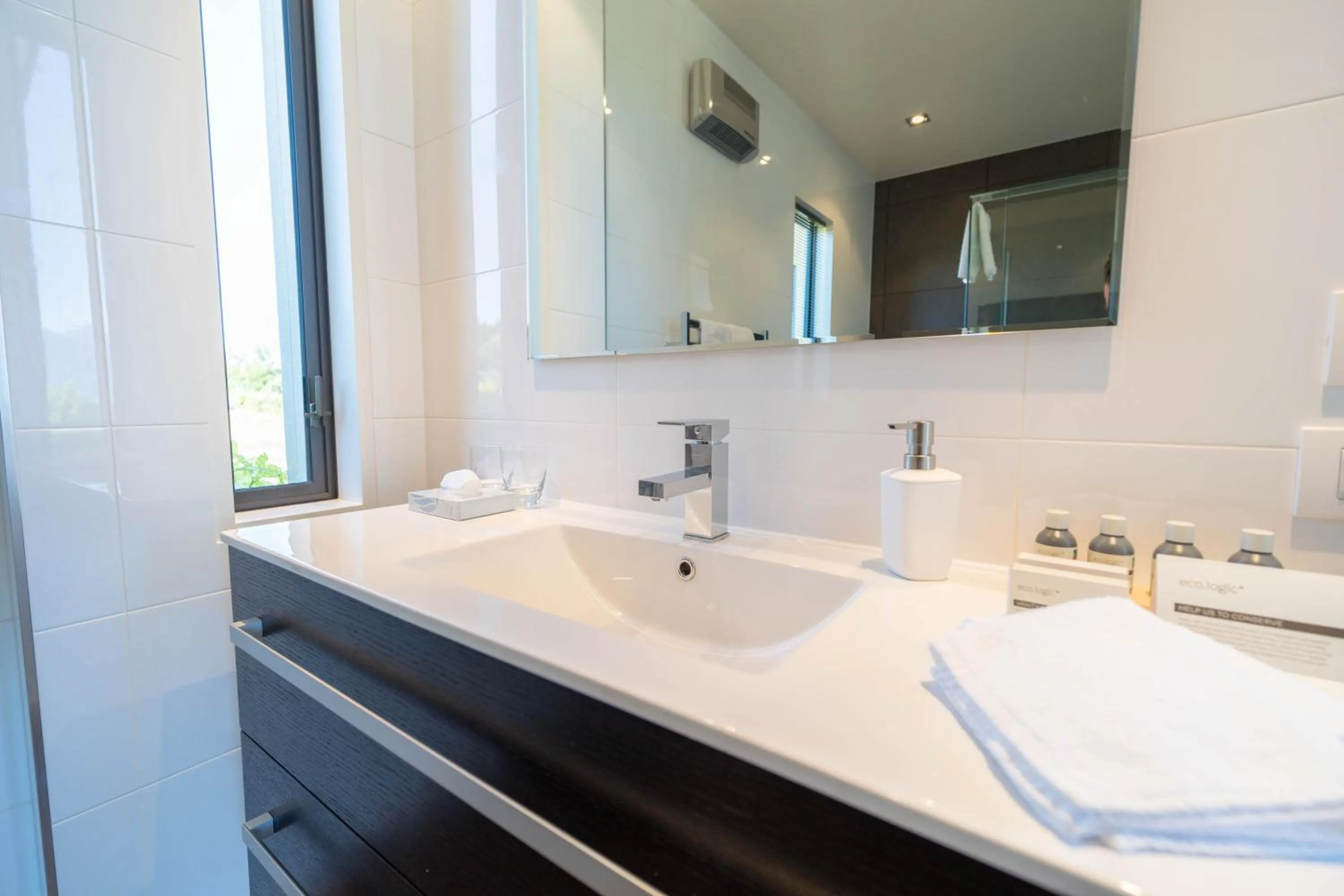 Bathroom in High Leys Lodge