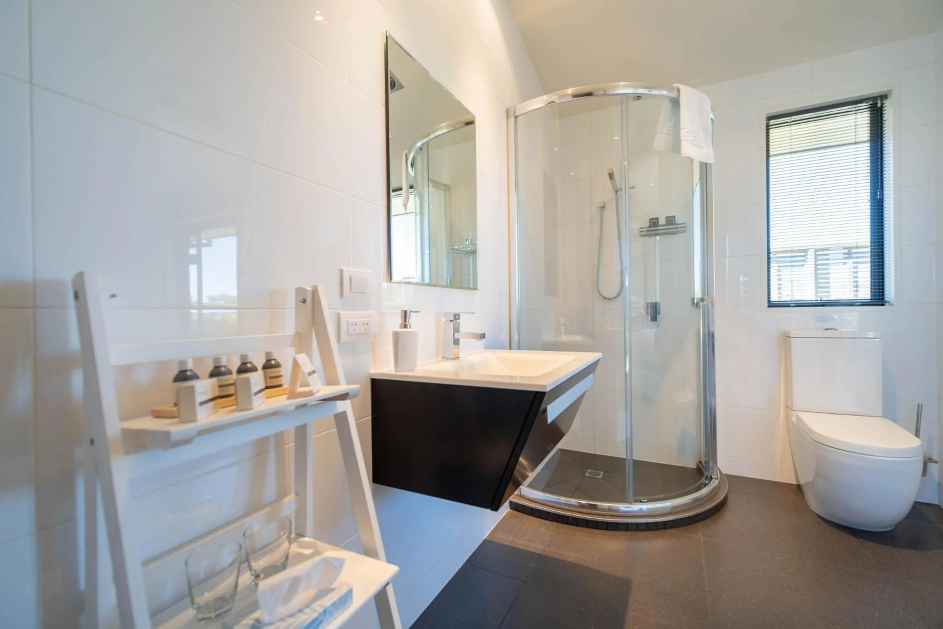 Bathroom in High Leys Lodge