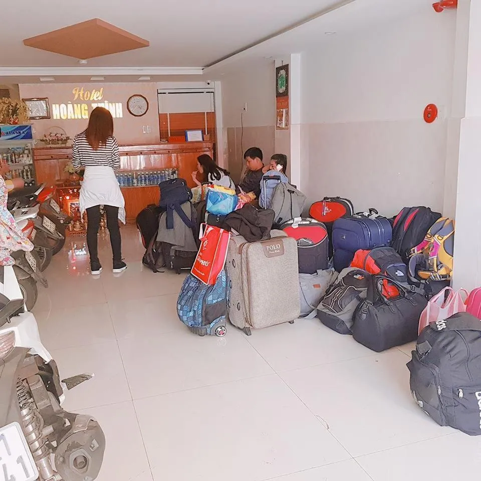 People in Hotel Hoàng Thịnh