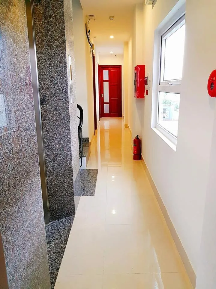 concierge in Hotel Hoàng Thịnh