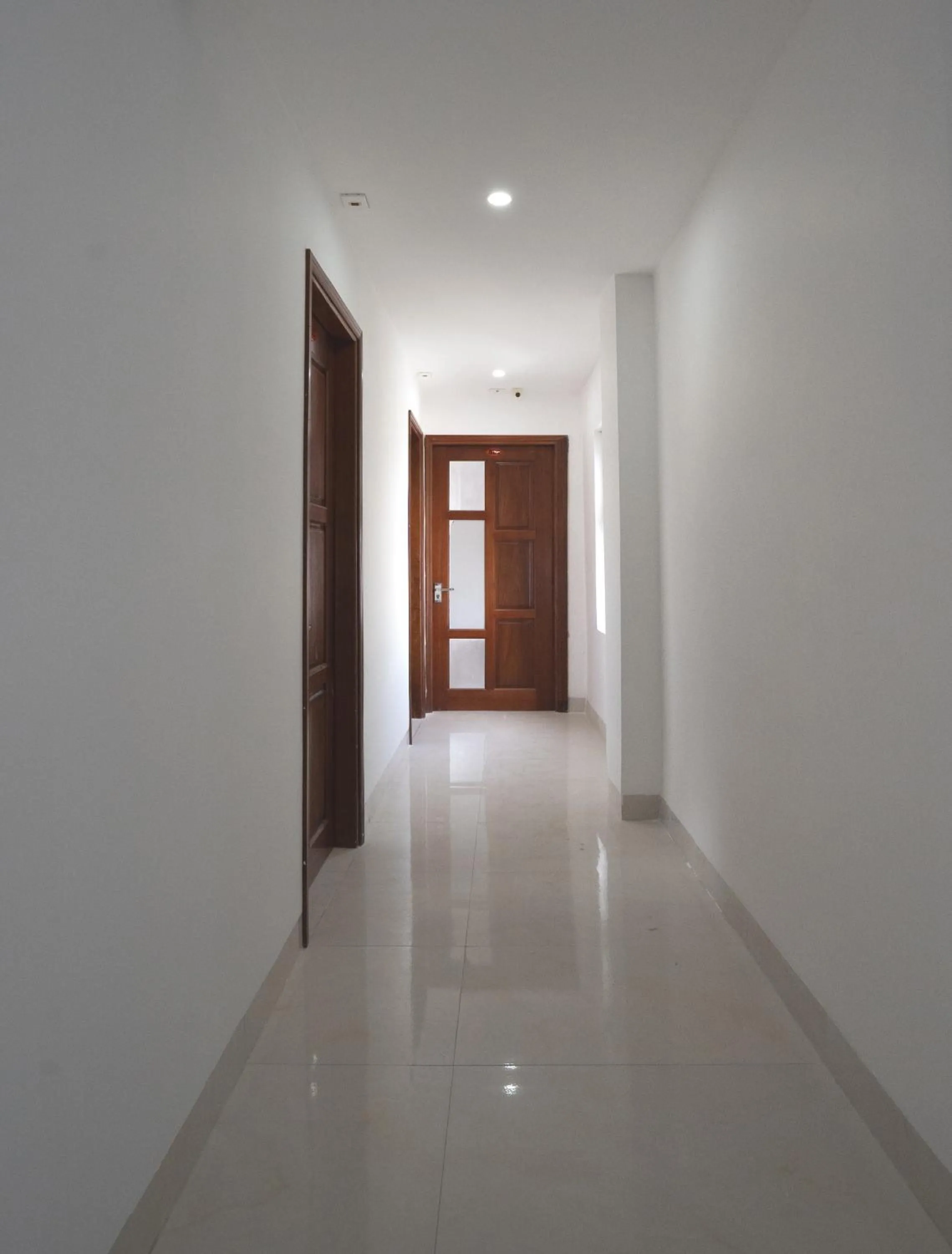 concierge in Hotel Hoàng Thịnh