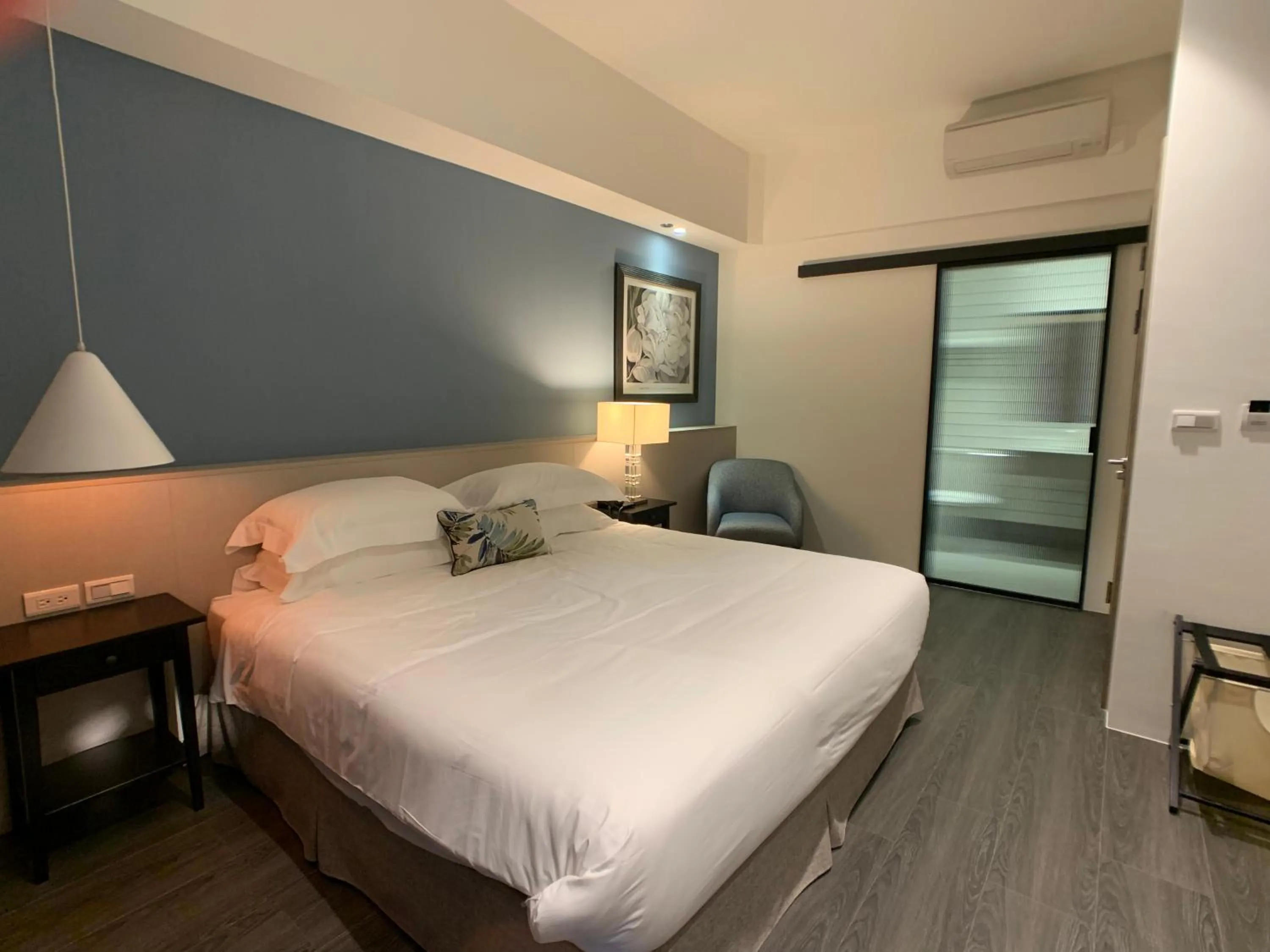 Photo of the whole room, Bed in Buluba-Green Fields