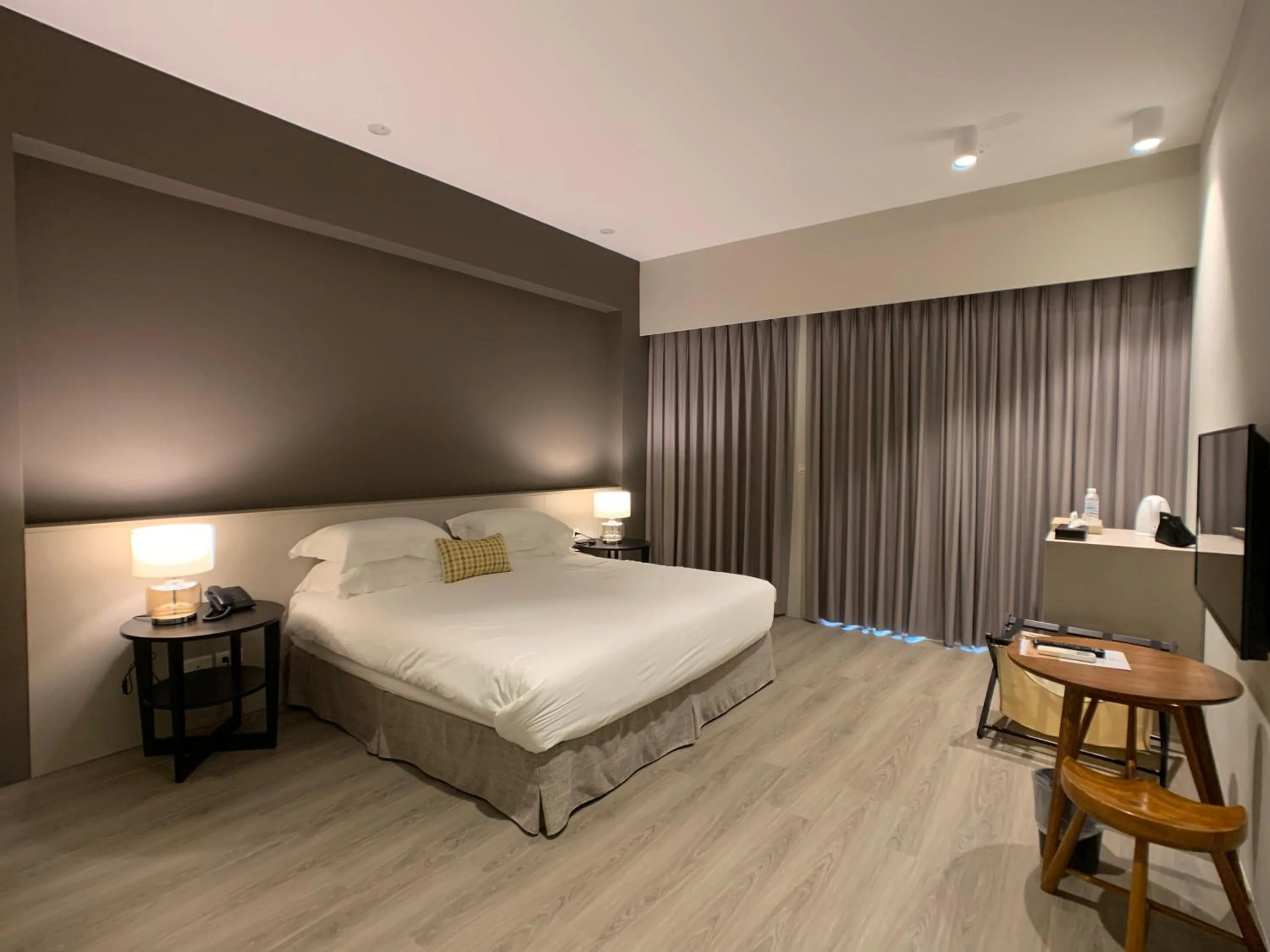 Photo of the whole room, Bed in Buluba-Green Fields