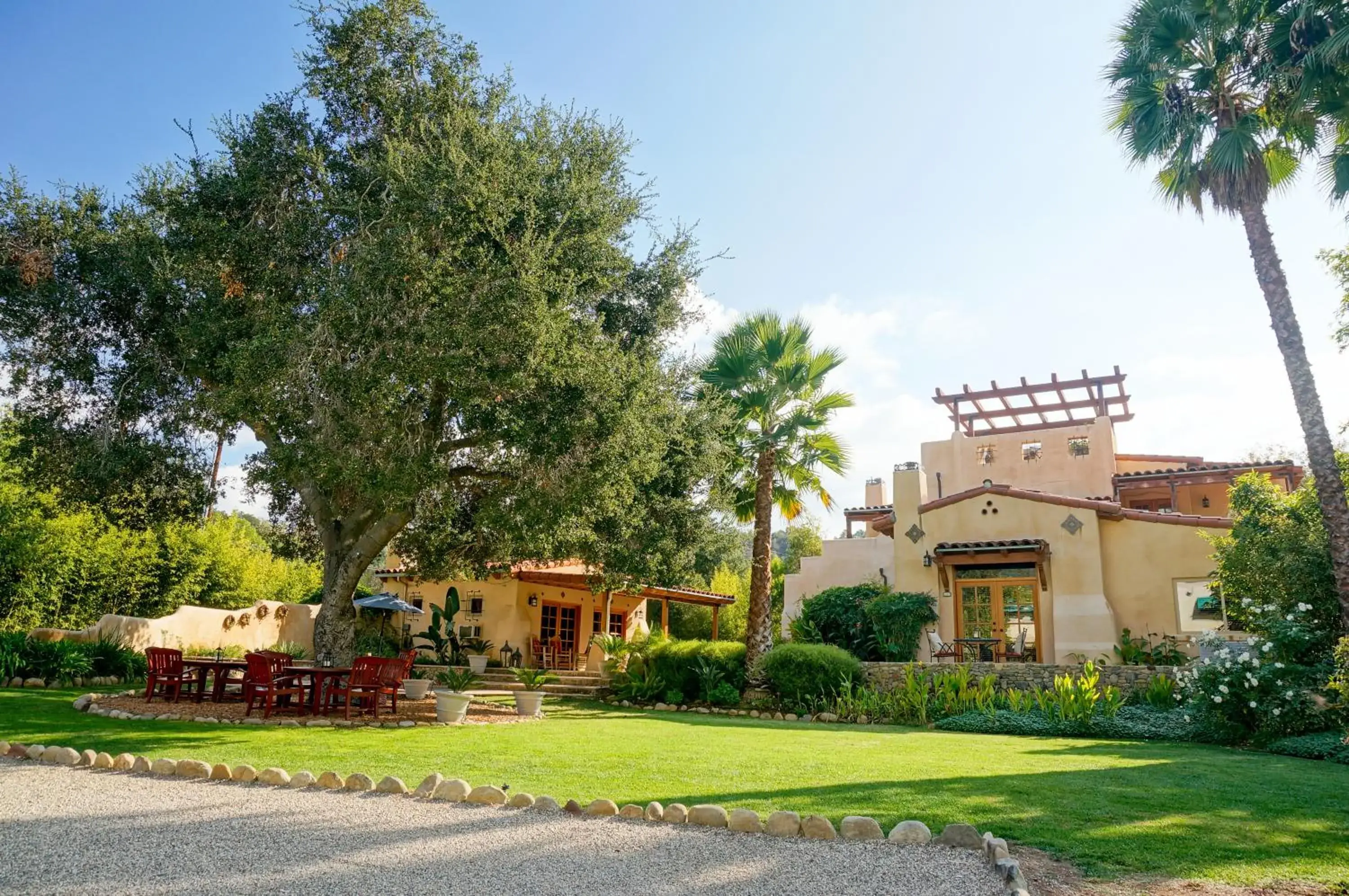 Facade/entrance in Blue Iguana Inn Facade/entrance in Blue Iguana Inn