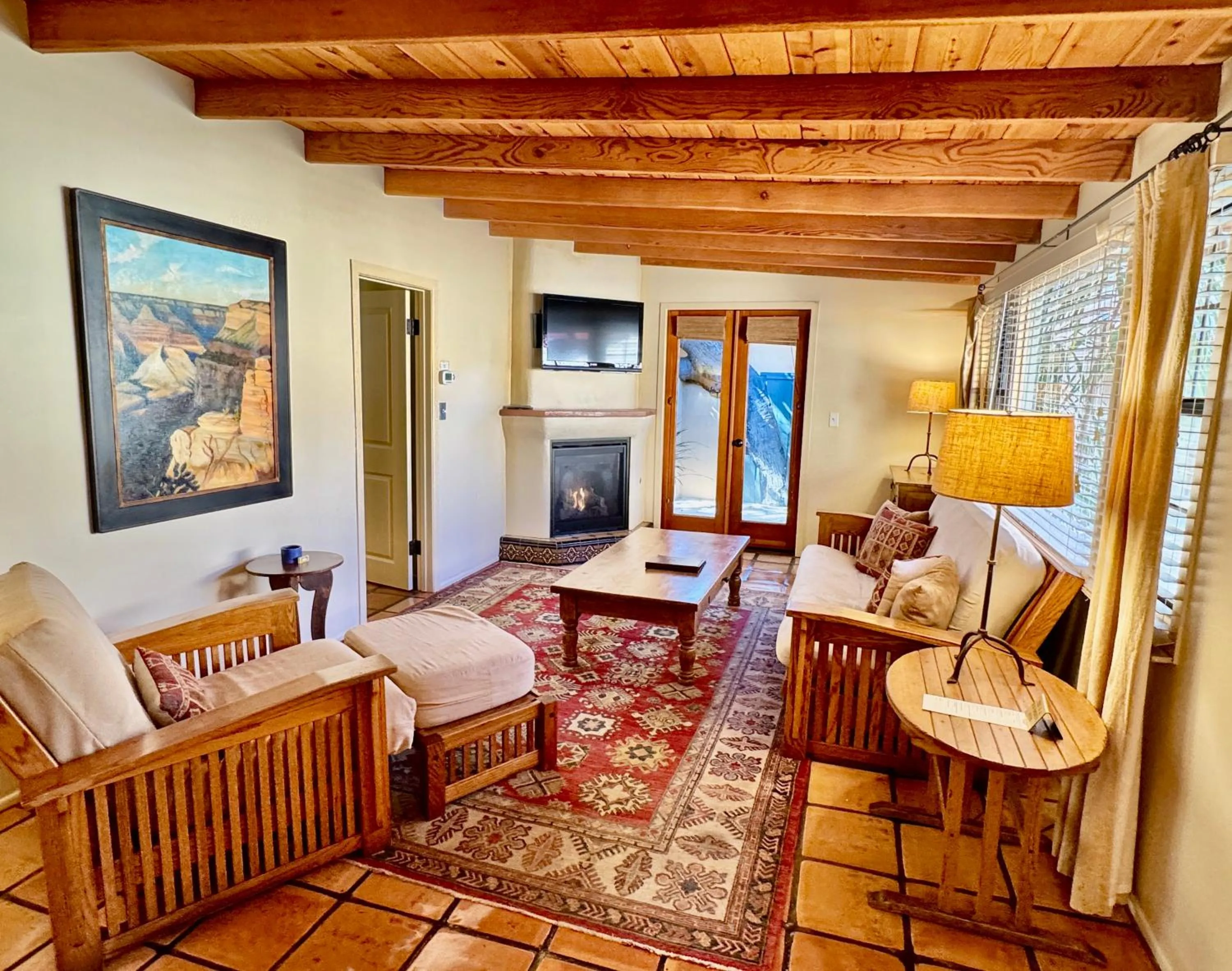 Living room in Blue Iguana Inn