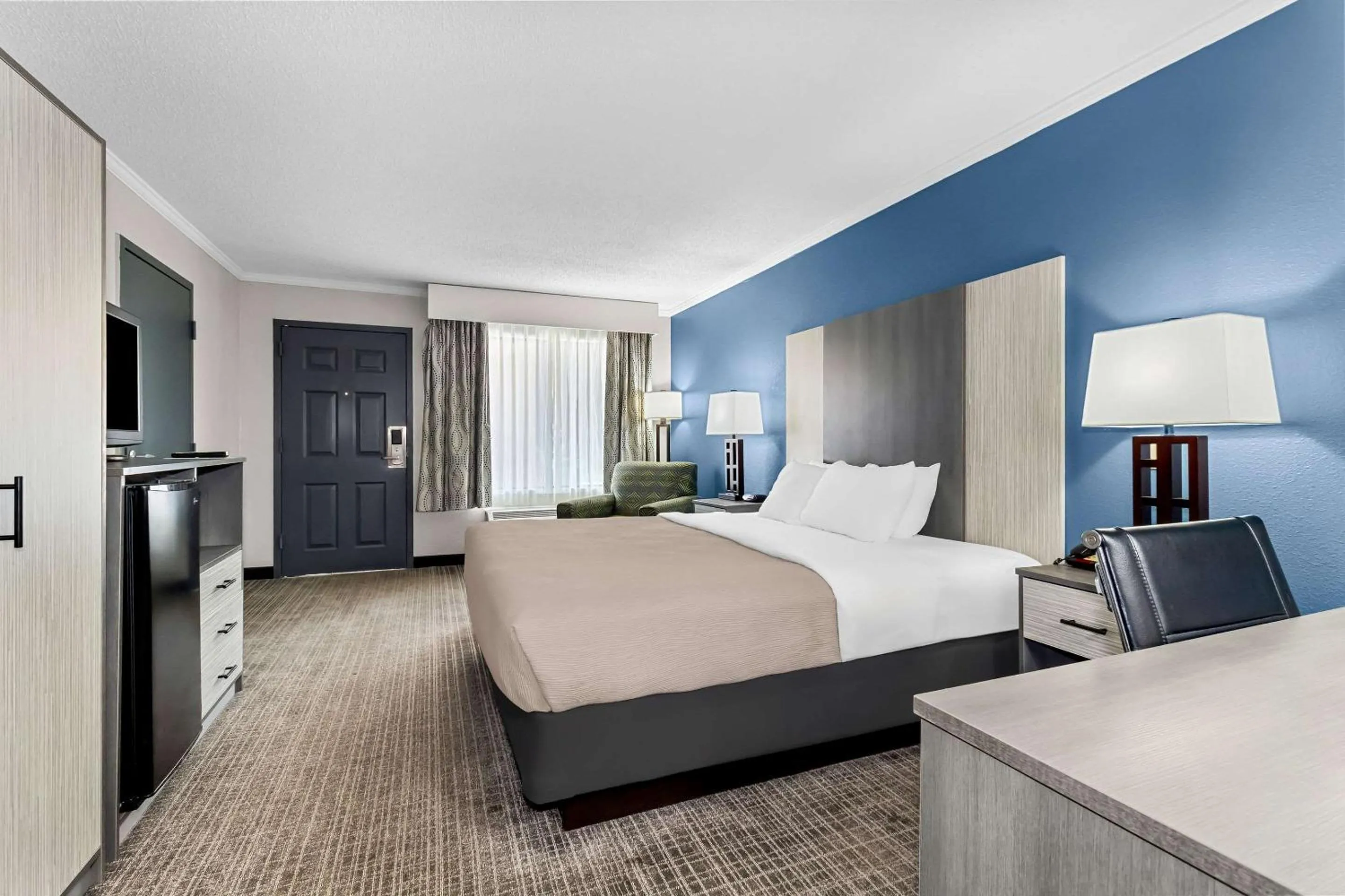 Bedroom, Bed in Quality Inn & Suites Florence Civic Center