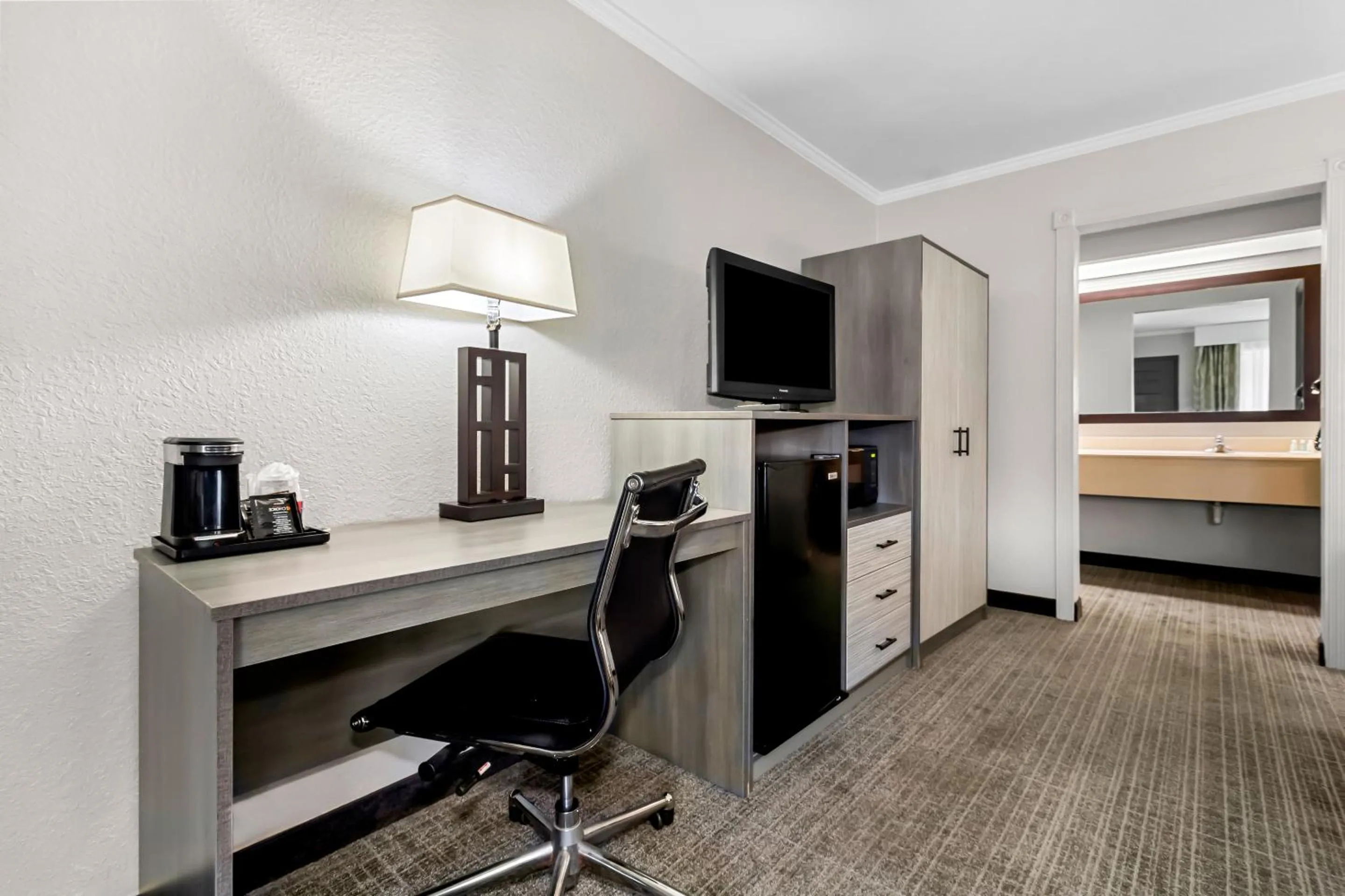 Seating area in Quality Inn & Suites Florence Civic Center